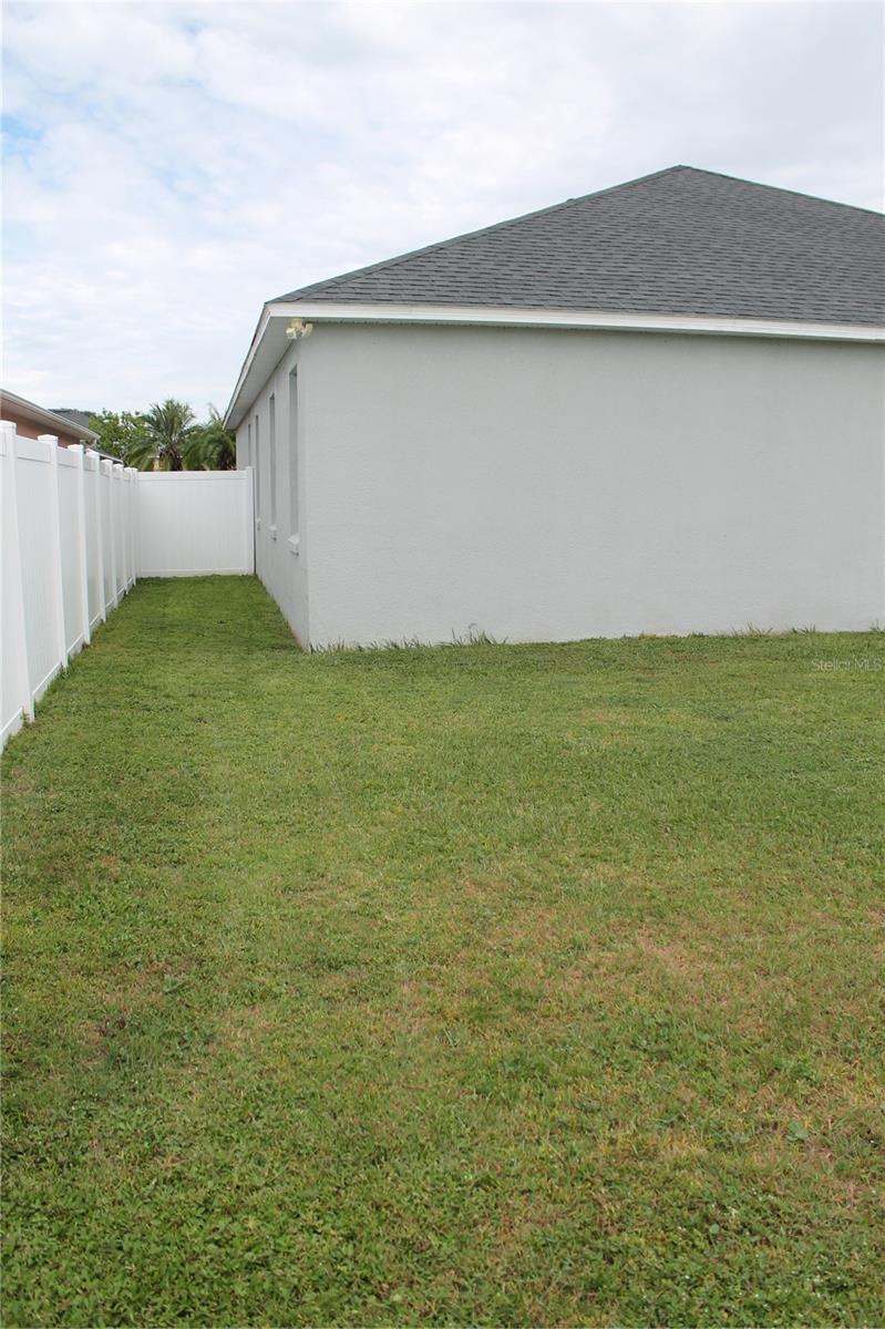Image 16 of 17 For 1800 Baguettte Court