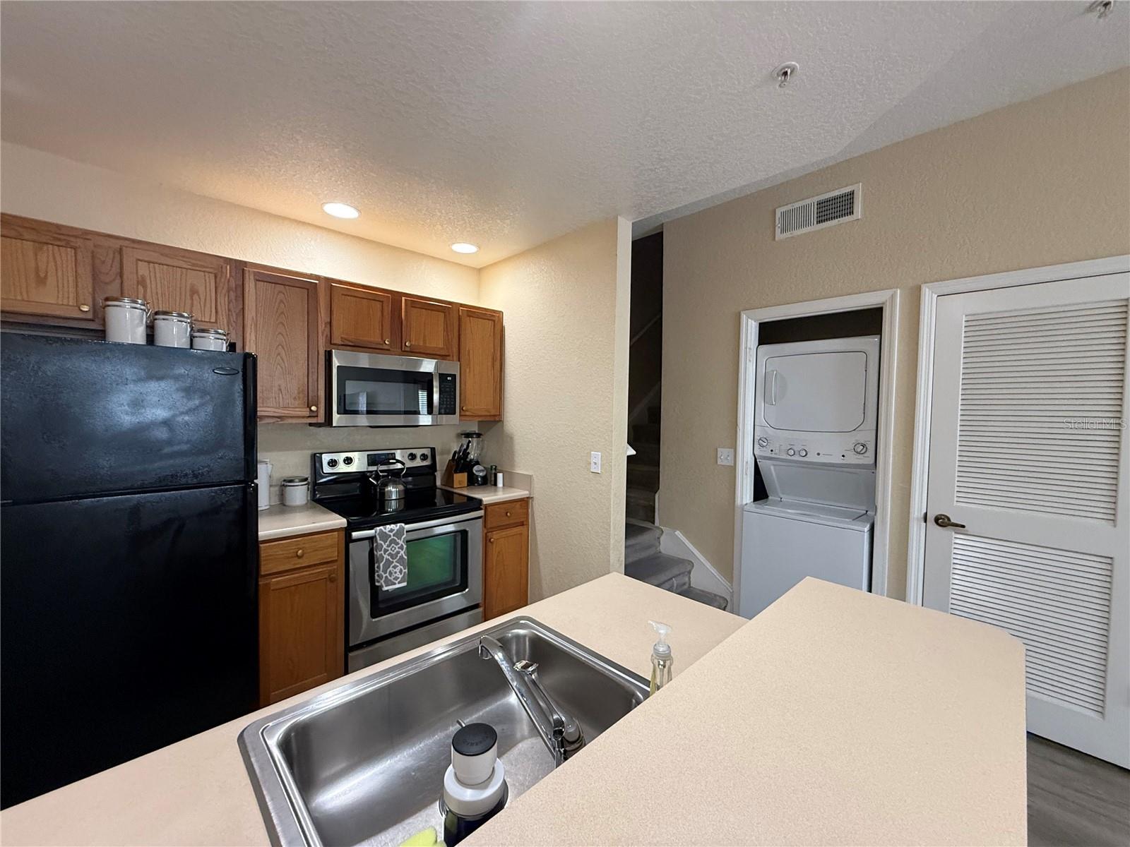 Image 21 of 22 For 4010 Santa Maria Drive 103