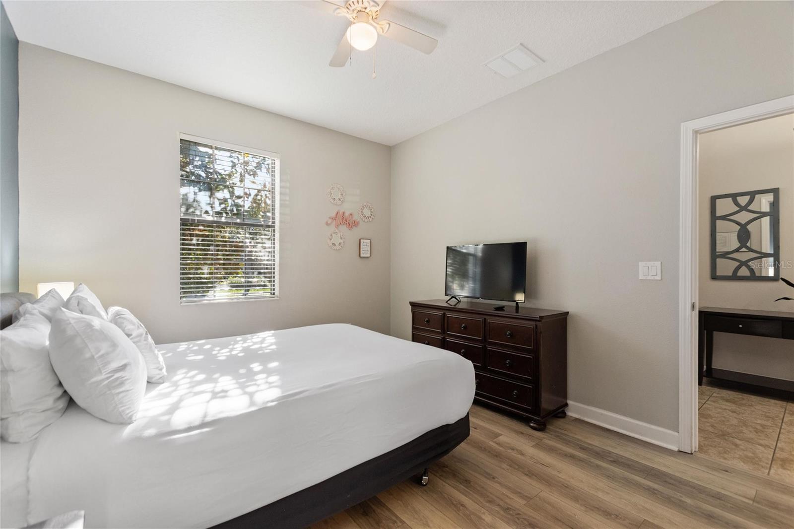 Image 13 of 70 For 1454 Myrtlewood Street