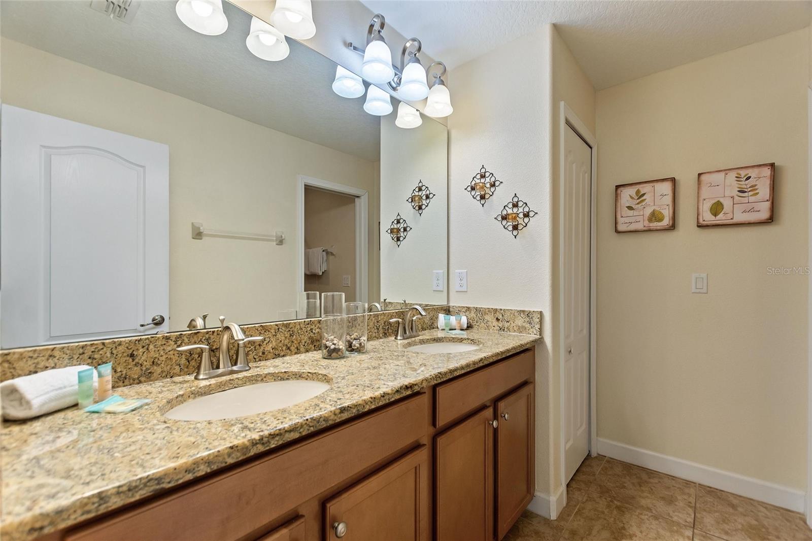 Image 39 of 70 For 1454 Myrtlewood Street