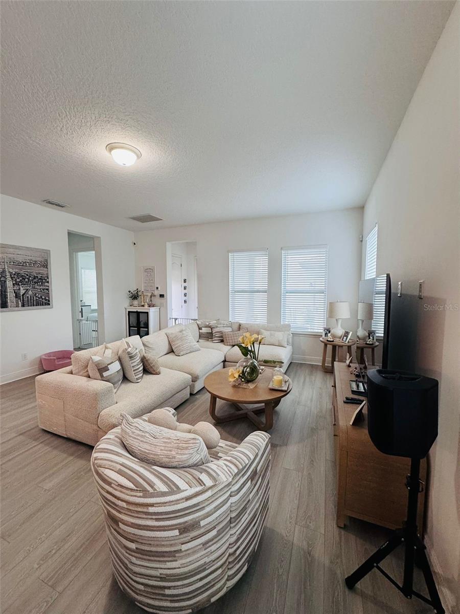 Image 4 of 40 For 7935 Nemours Parkway