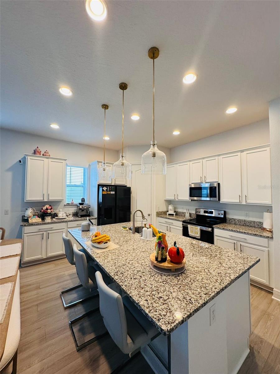 Image 9 of 40 For 7935 Nemours Parkway