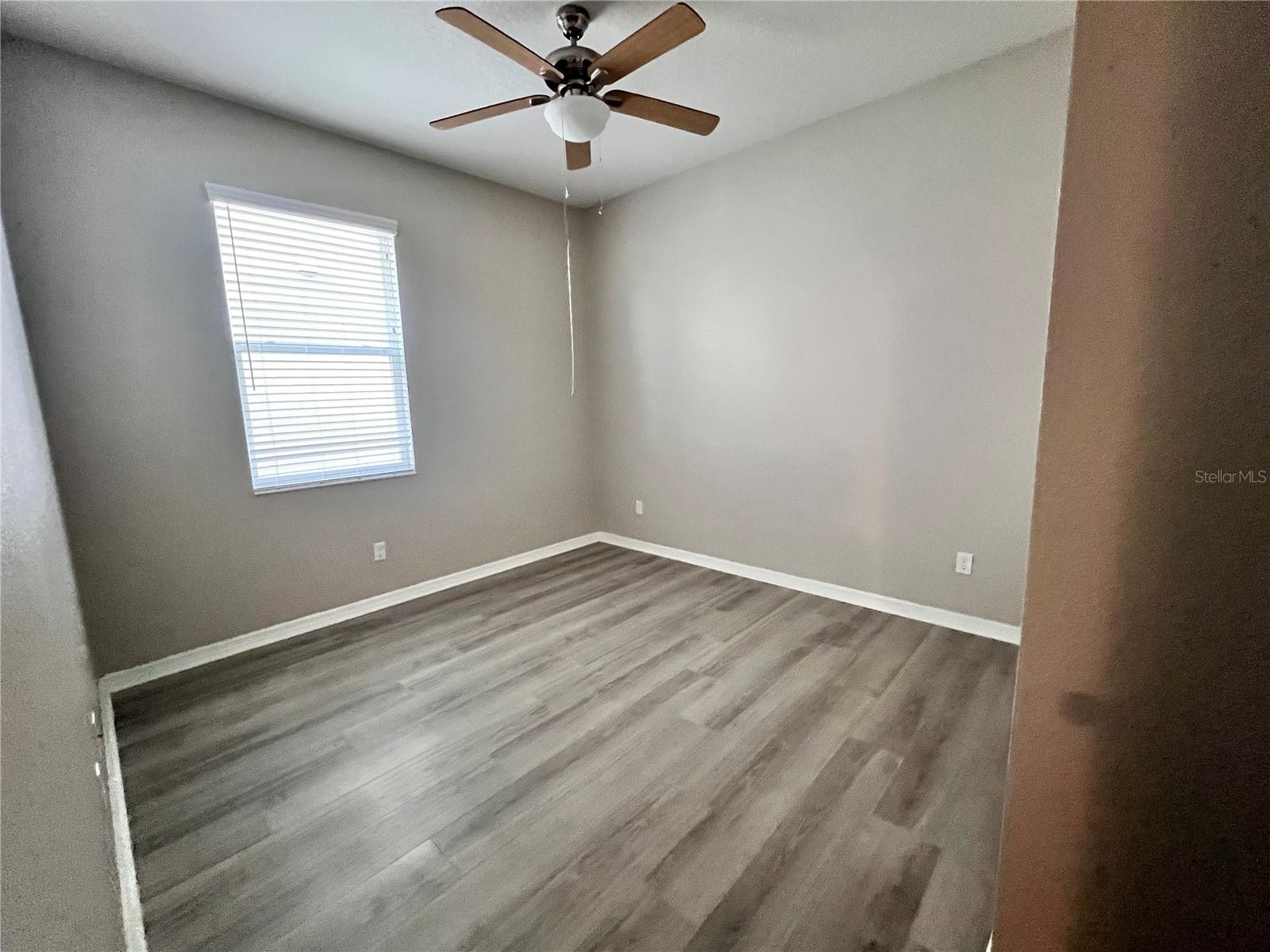 Image 11 of 16 For 1449 Paget Cove