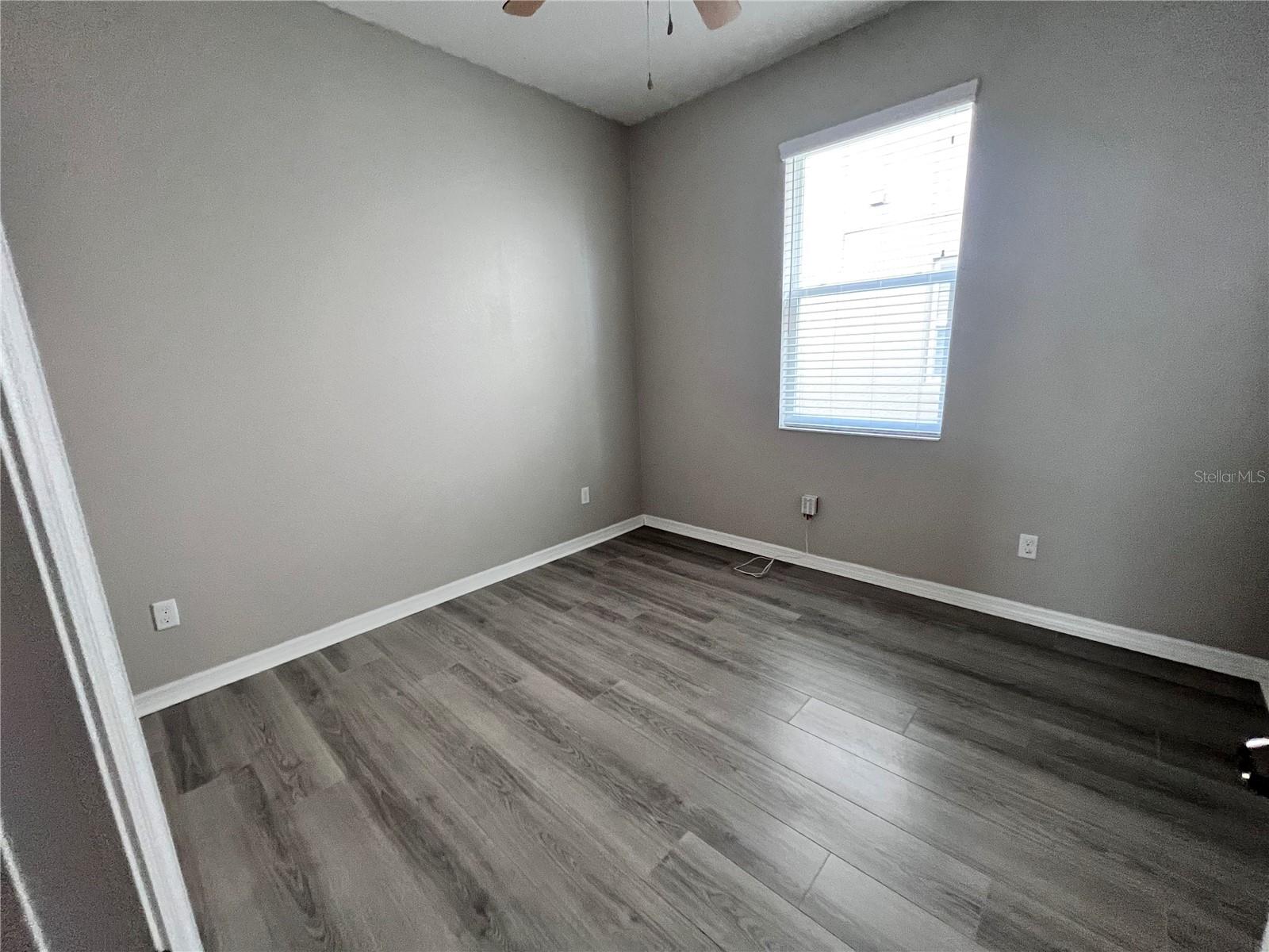 Image 15 of 16 For 1449 Paget Cove