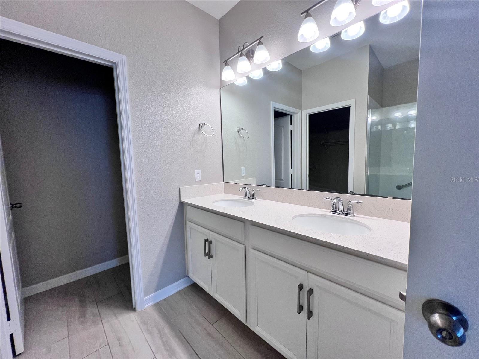 Image 9 of 16 For 1449 Paget Cove