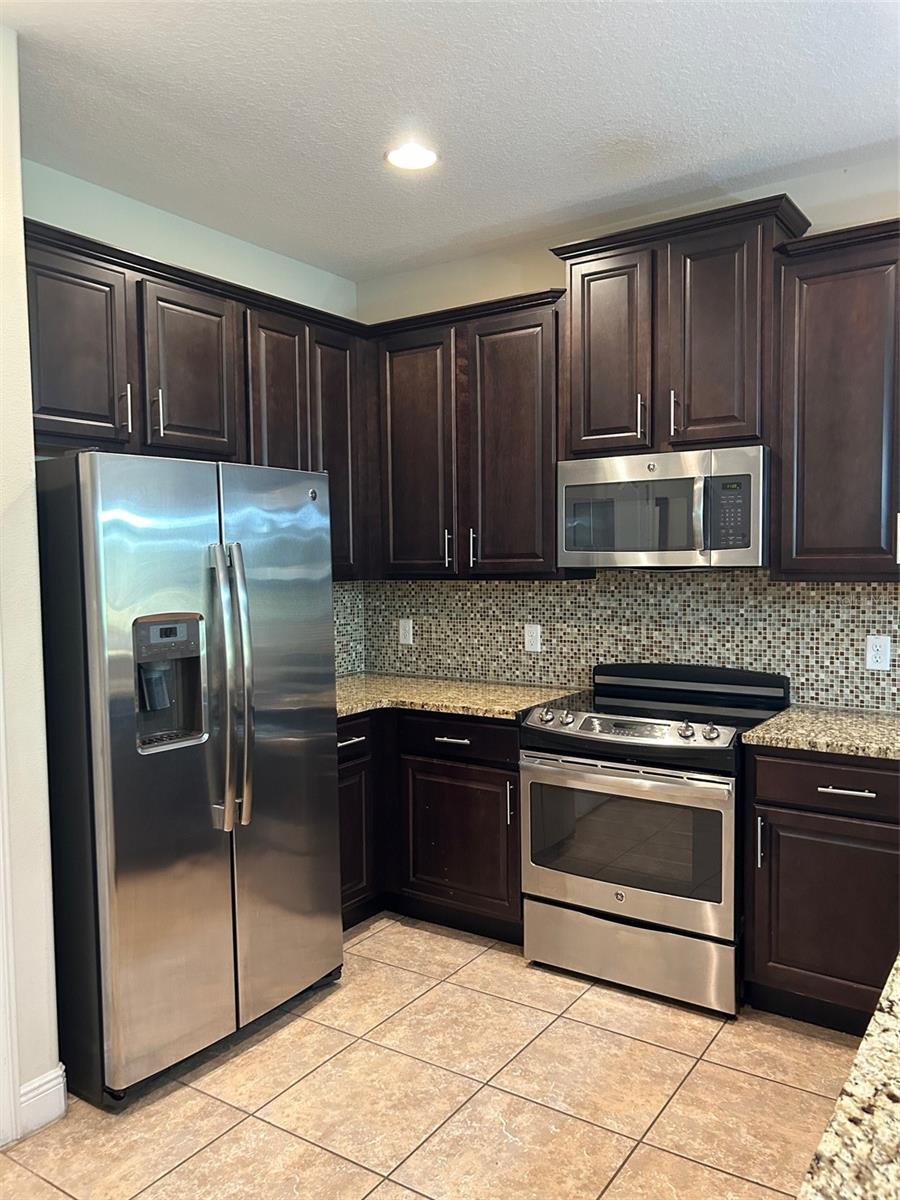 Image 6 of 49 For 8135 Roseville Boulevard