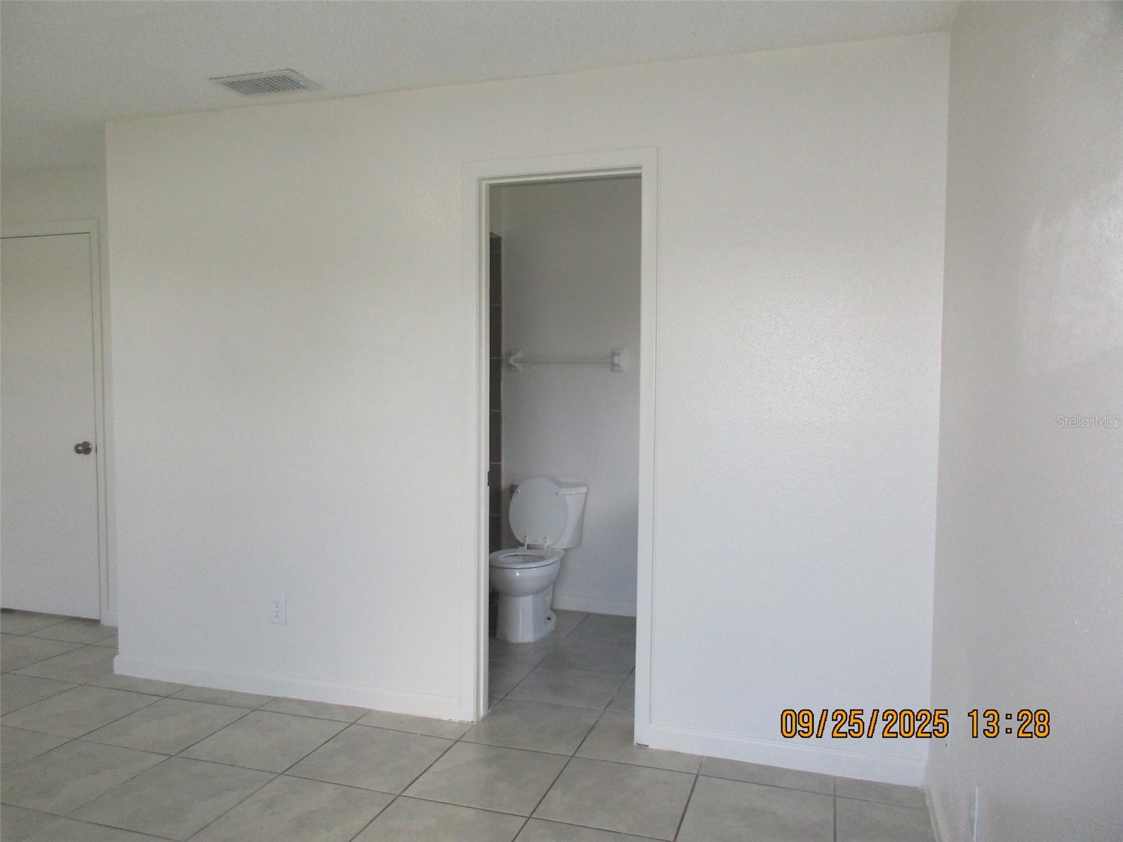 Image 11 of 25 For 978 Florida Parkway