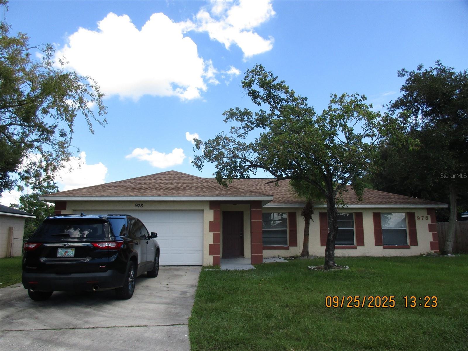 Image 2 of 25 For 978 Florida Parkway