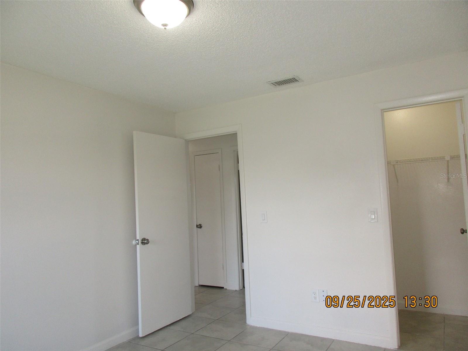 Image 20 of 25 For 978 Florida Parkway