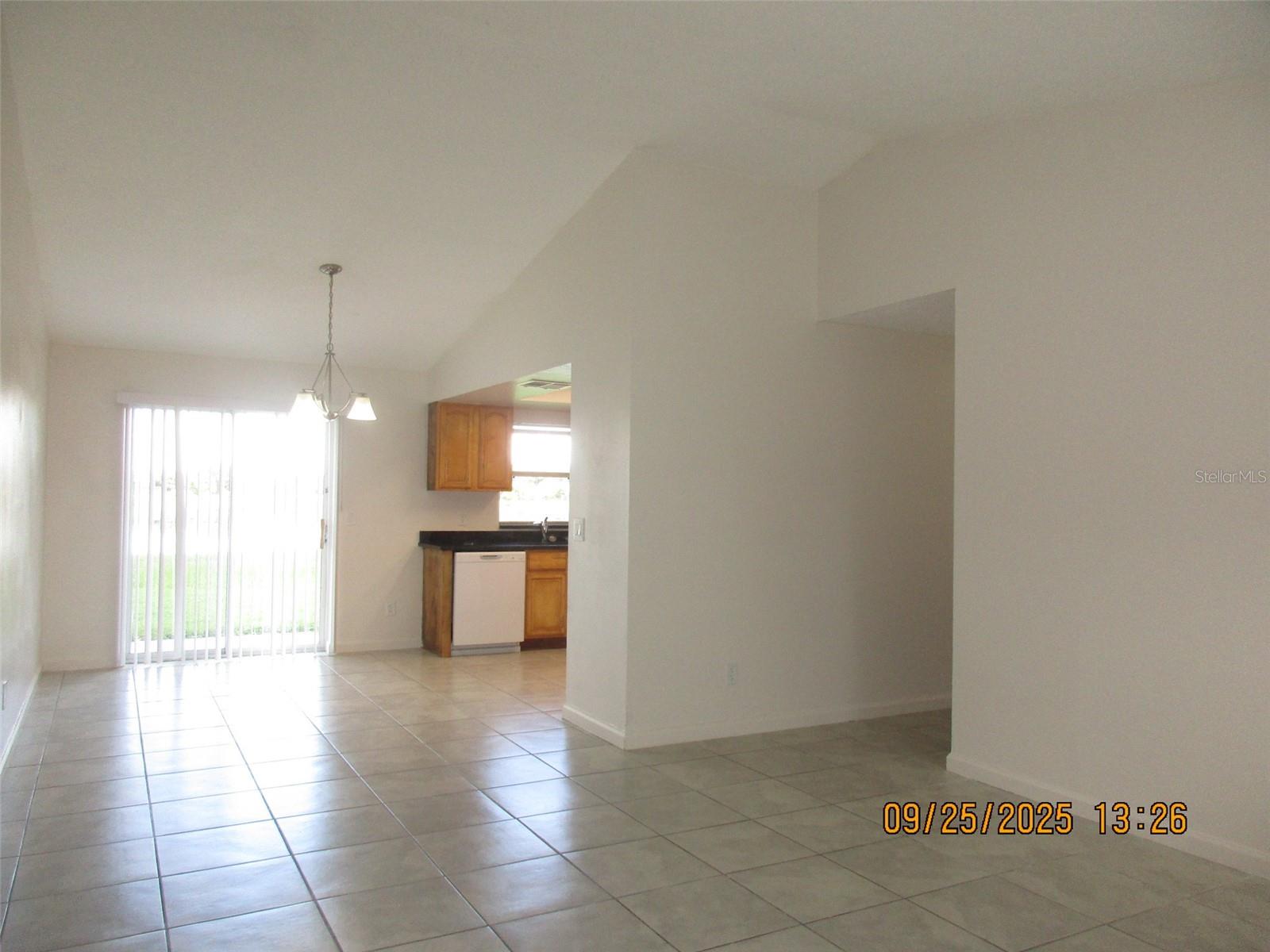 Image 3 of 25 For 978 Florida Parkway