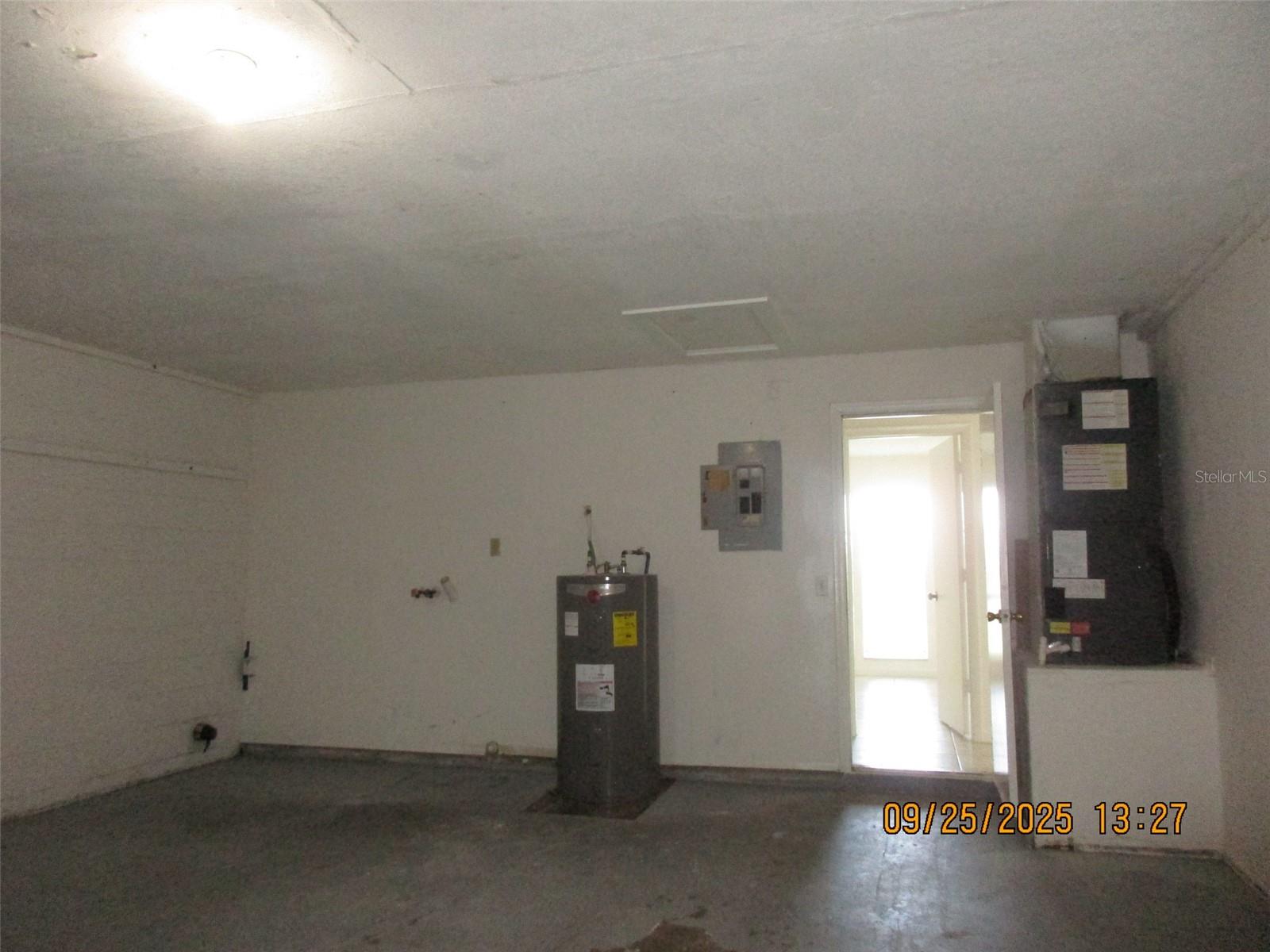Image 8 of 25 For 978 Florida Parkway
