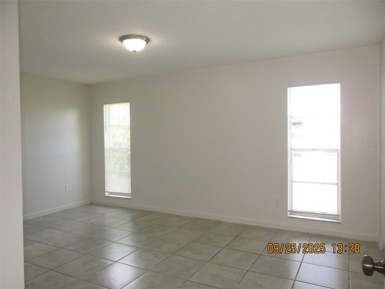 Image 9 of 25 For 978 Florida Parkway