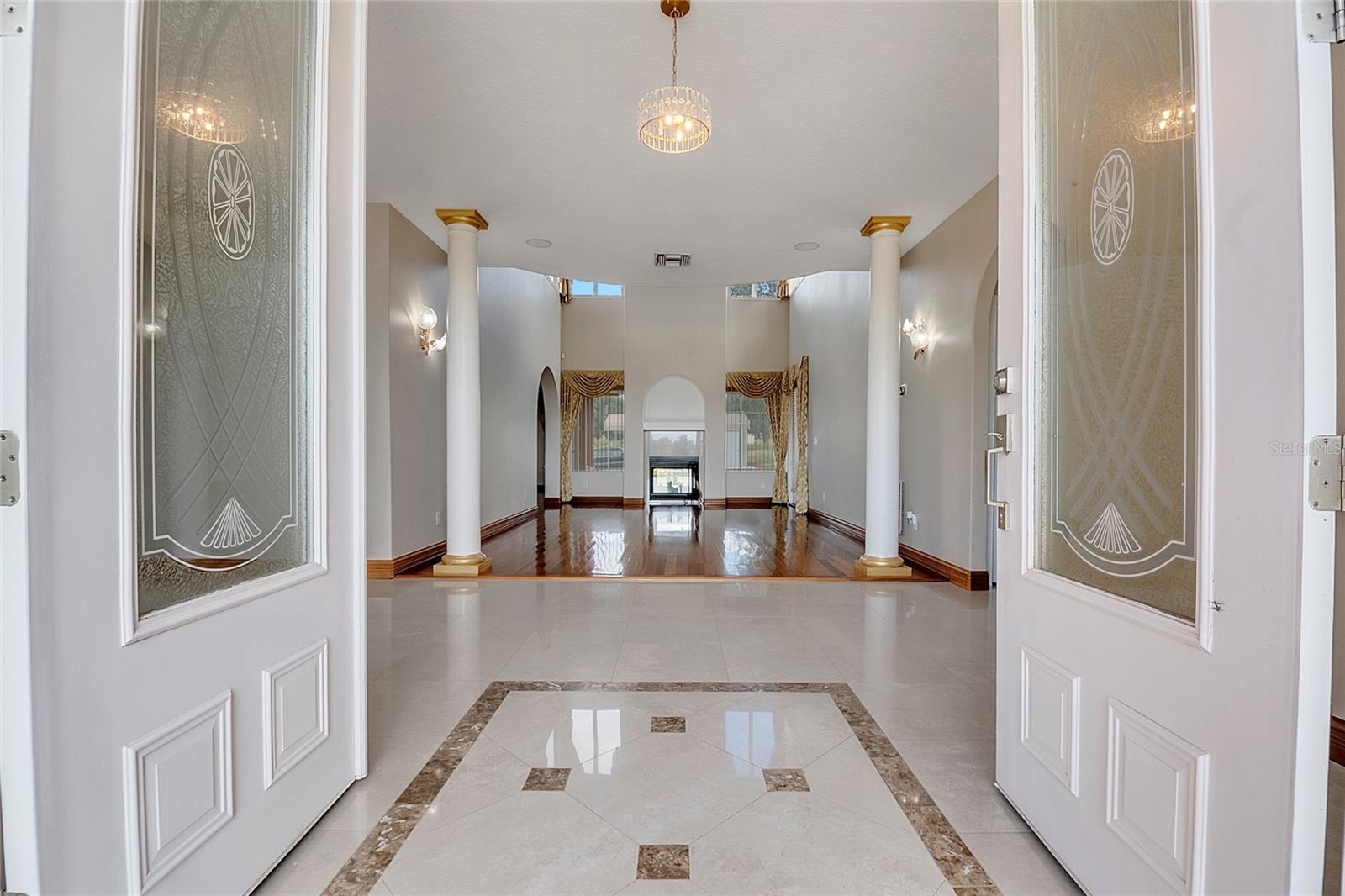 Image 11 of 86 For 18147 Coralwood Lane
