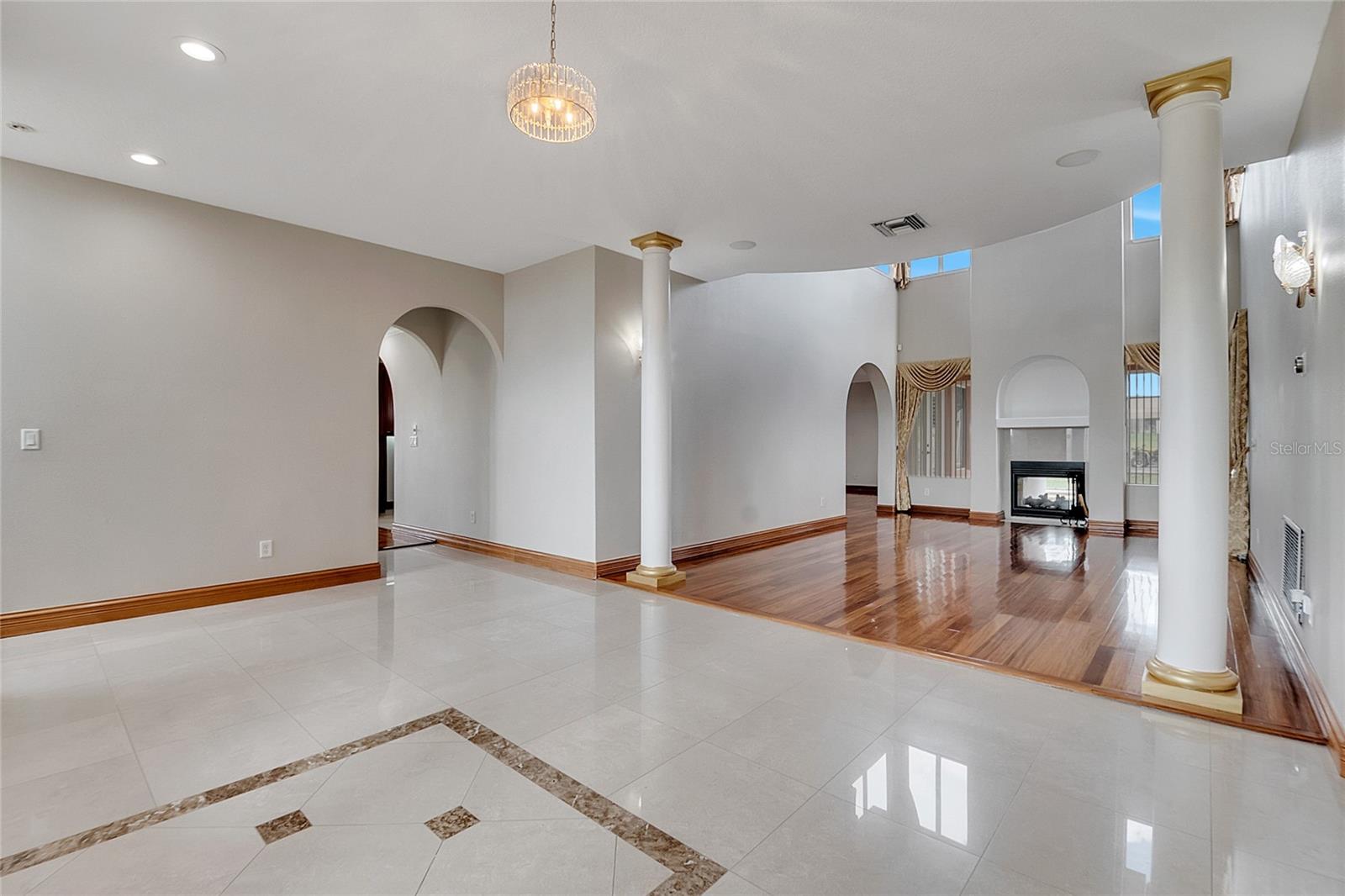 Image 14 of 86 For 18147 Coralwood Lane