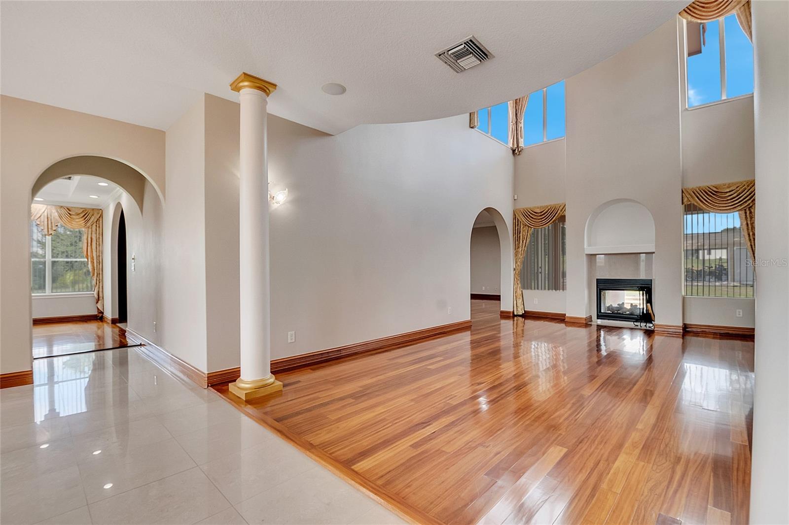 Image 21 of 86 For 18147 Coralwood Lane