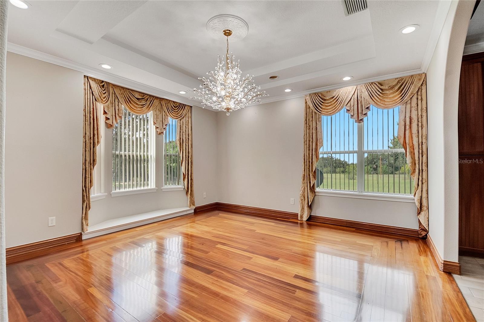 Image 22 of 86 For 18147 Coralwood Lane