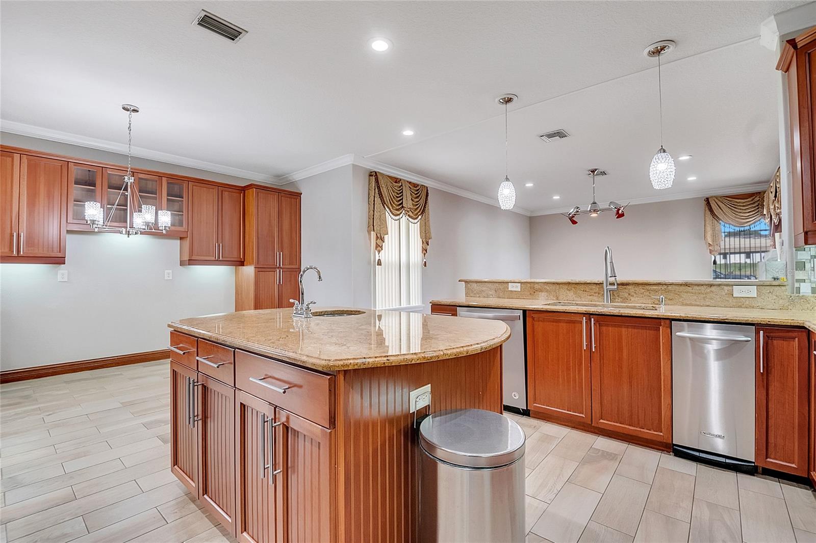 Image 31 of 86 For 18147 Coralwood Lane
