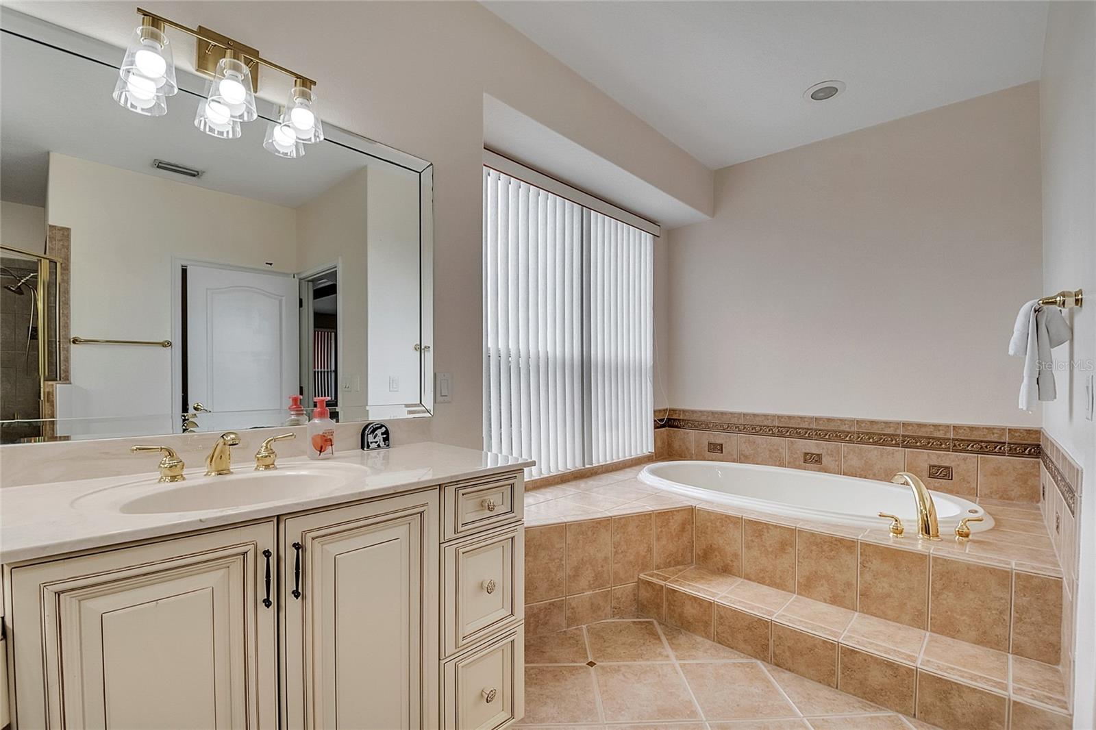 Image 53 of 86 For 18147 Coralwood Lane