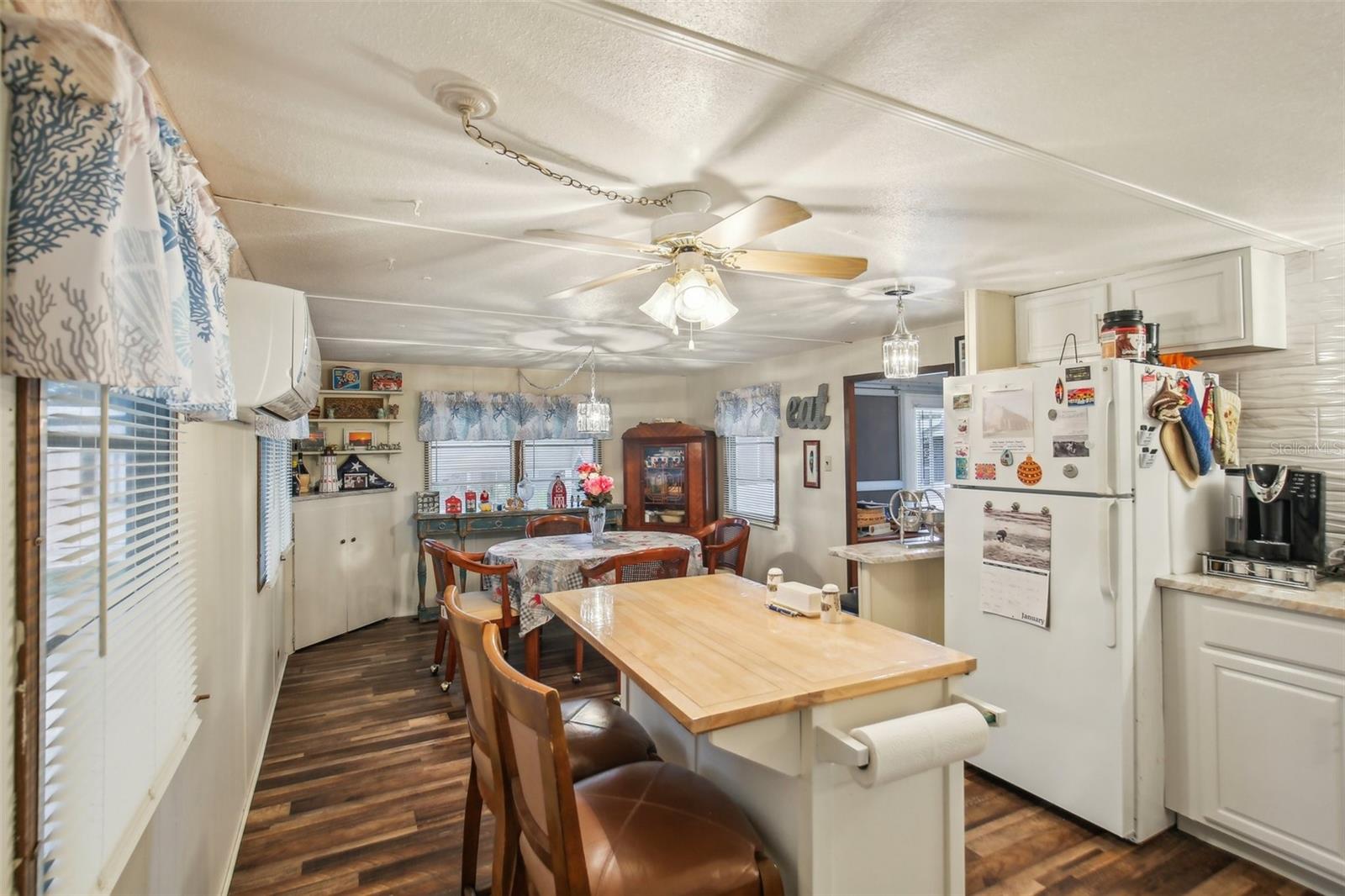 Listing photo id 11 for 1600 Old Coachman Road 311