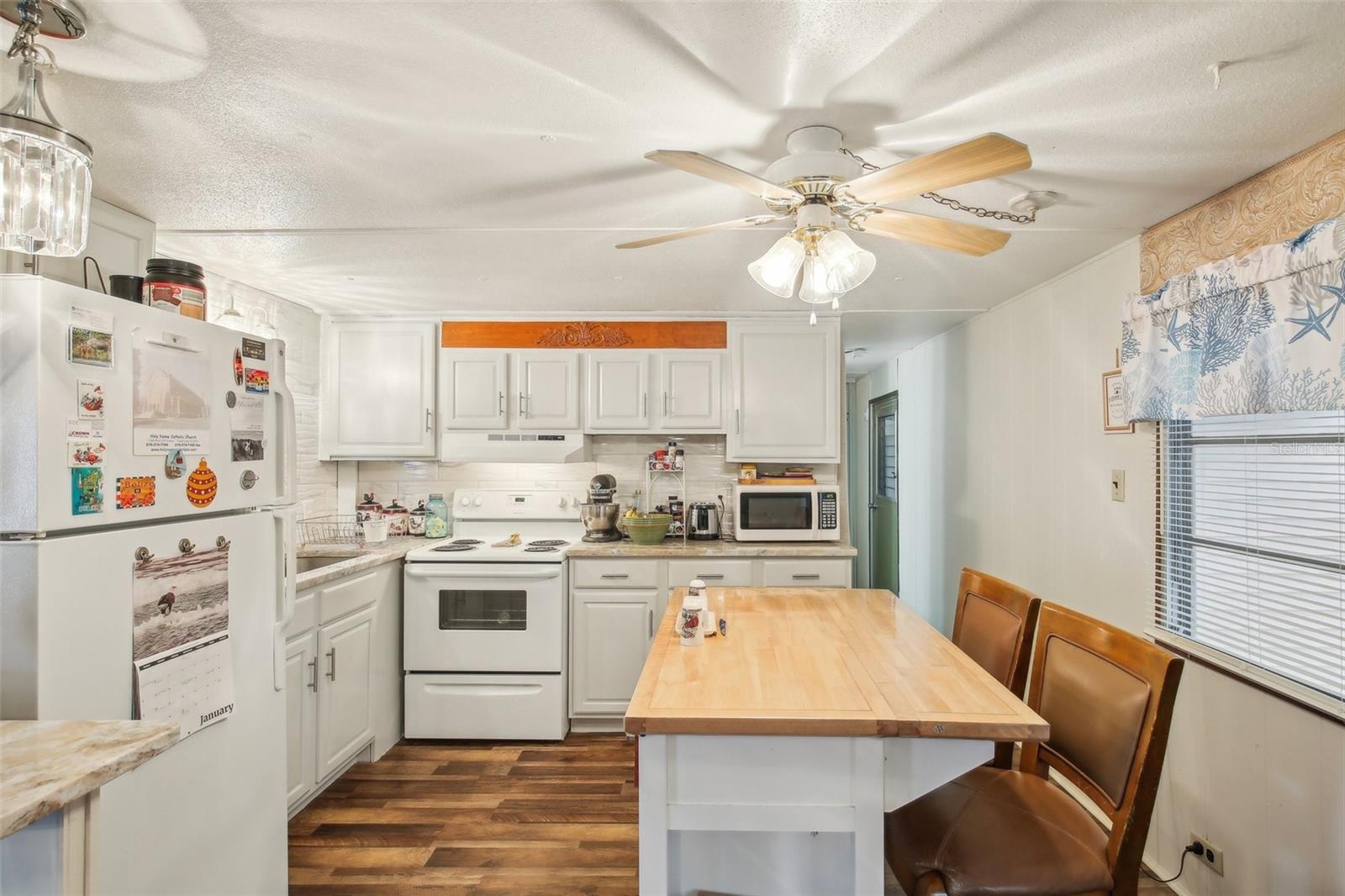 Listing photo id 13 for 1600 Old Coachman Road 311