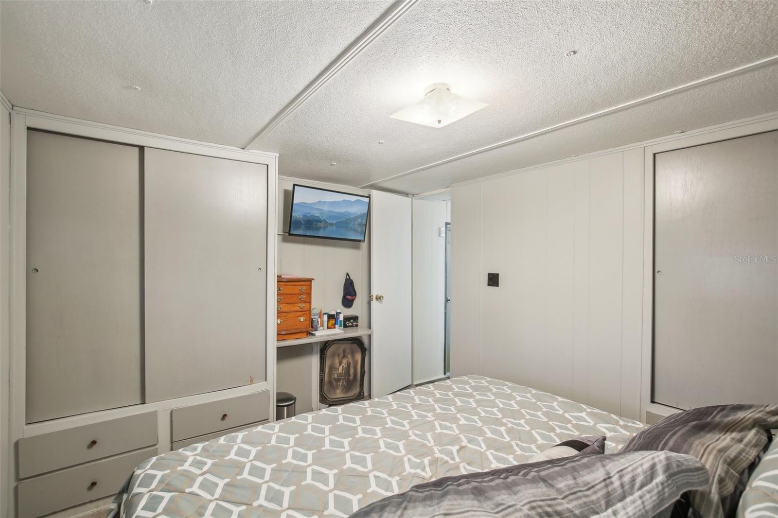 Listing photo id 15 for 1600 Old Coachman Road 311