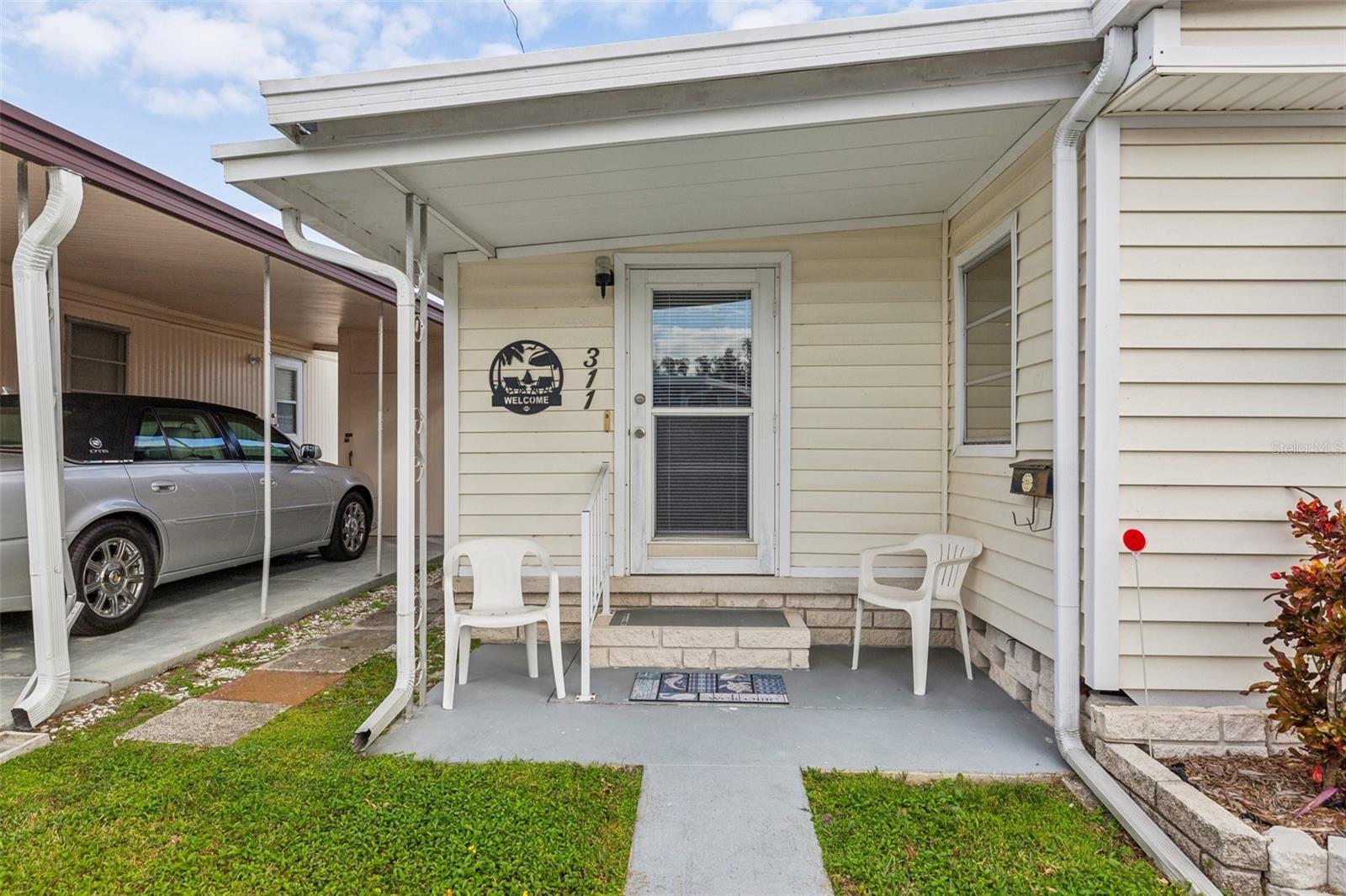 Listing photo id 2 for 1600 Old Coachman Road 311