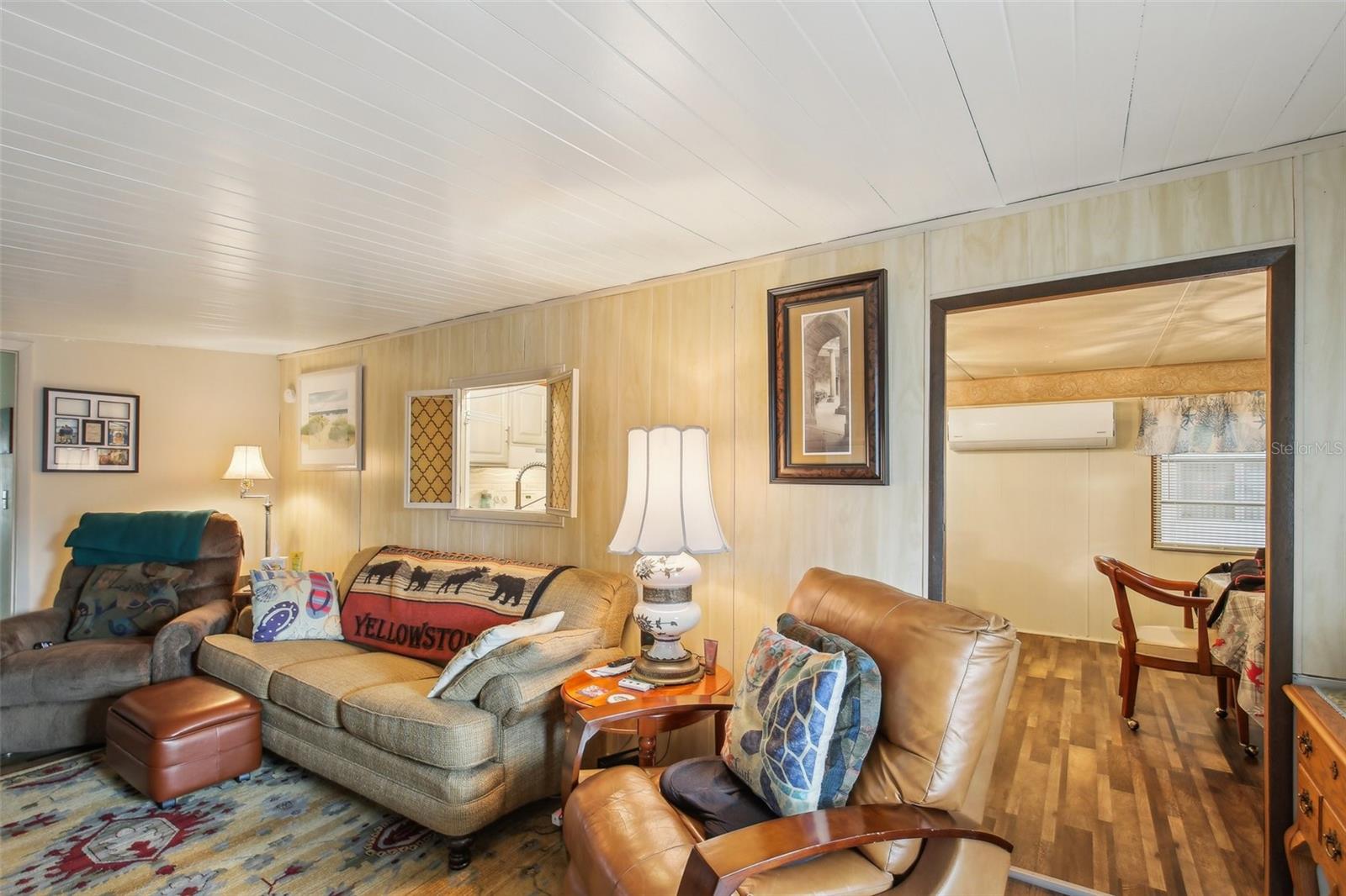 Listing photo id 6 for 1600 Old Coachman Road 311