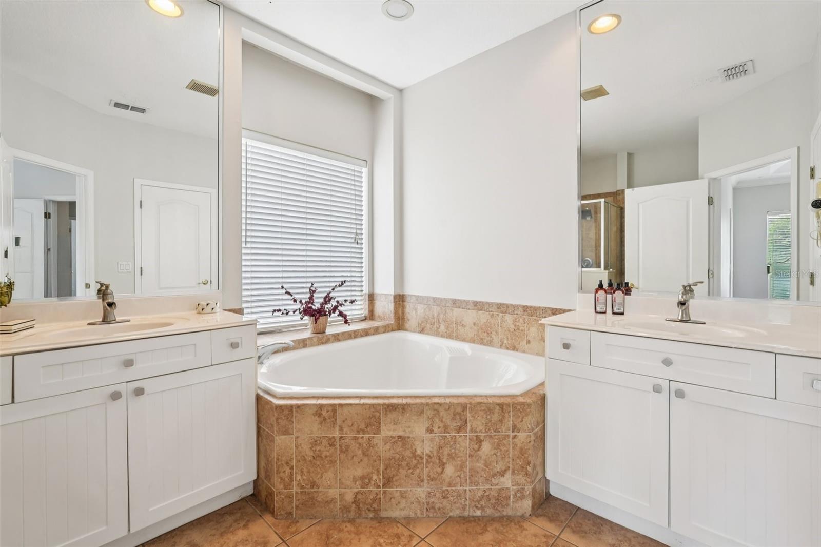Image 20 of 40 For 6891 Northwich Drive