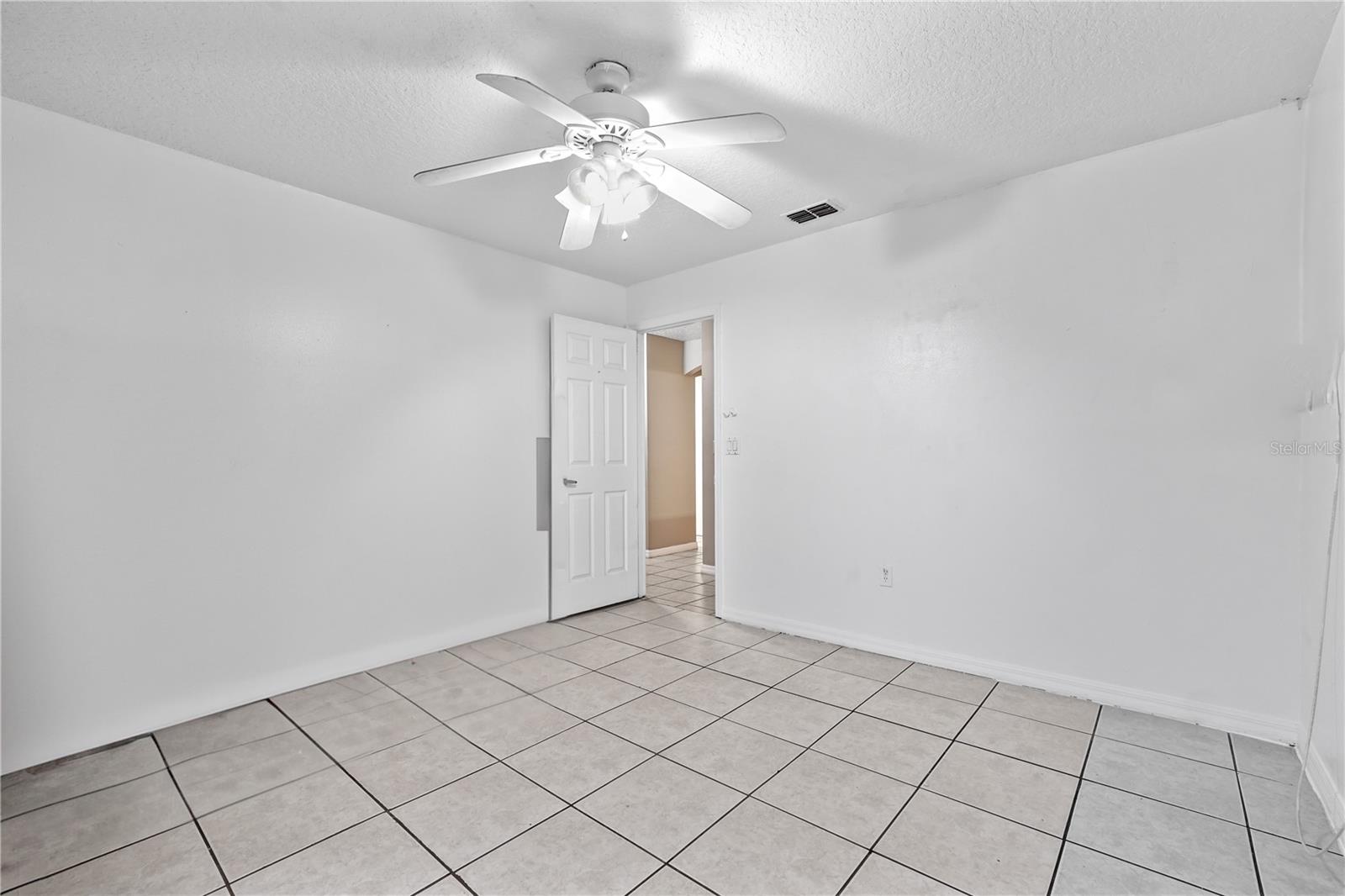 Image 5 of 40 For 918 San Paulo Way