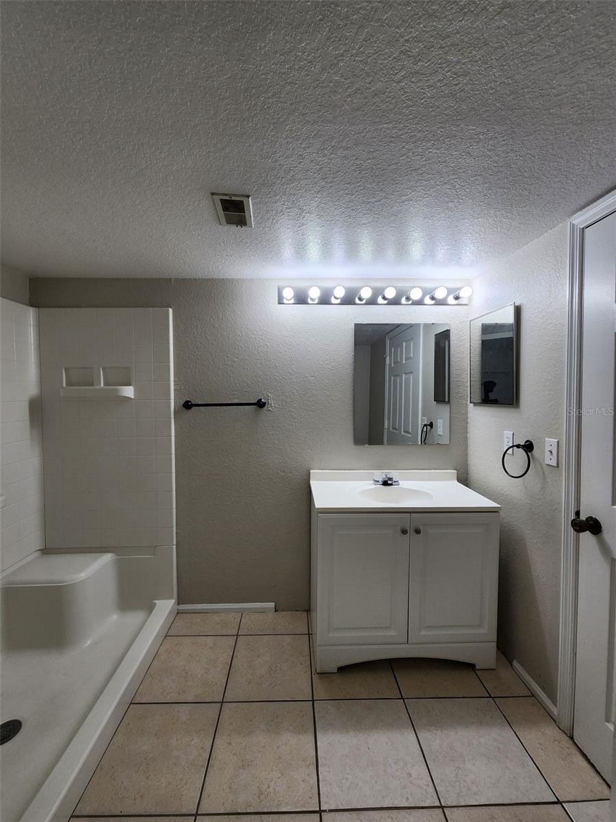 Image 17 of 25 For 2226 Metropolitan Way 1128