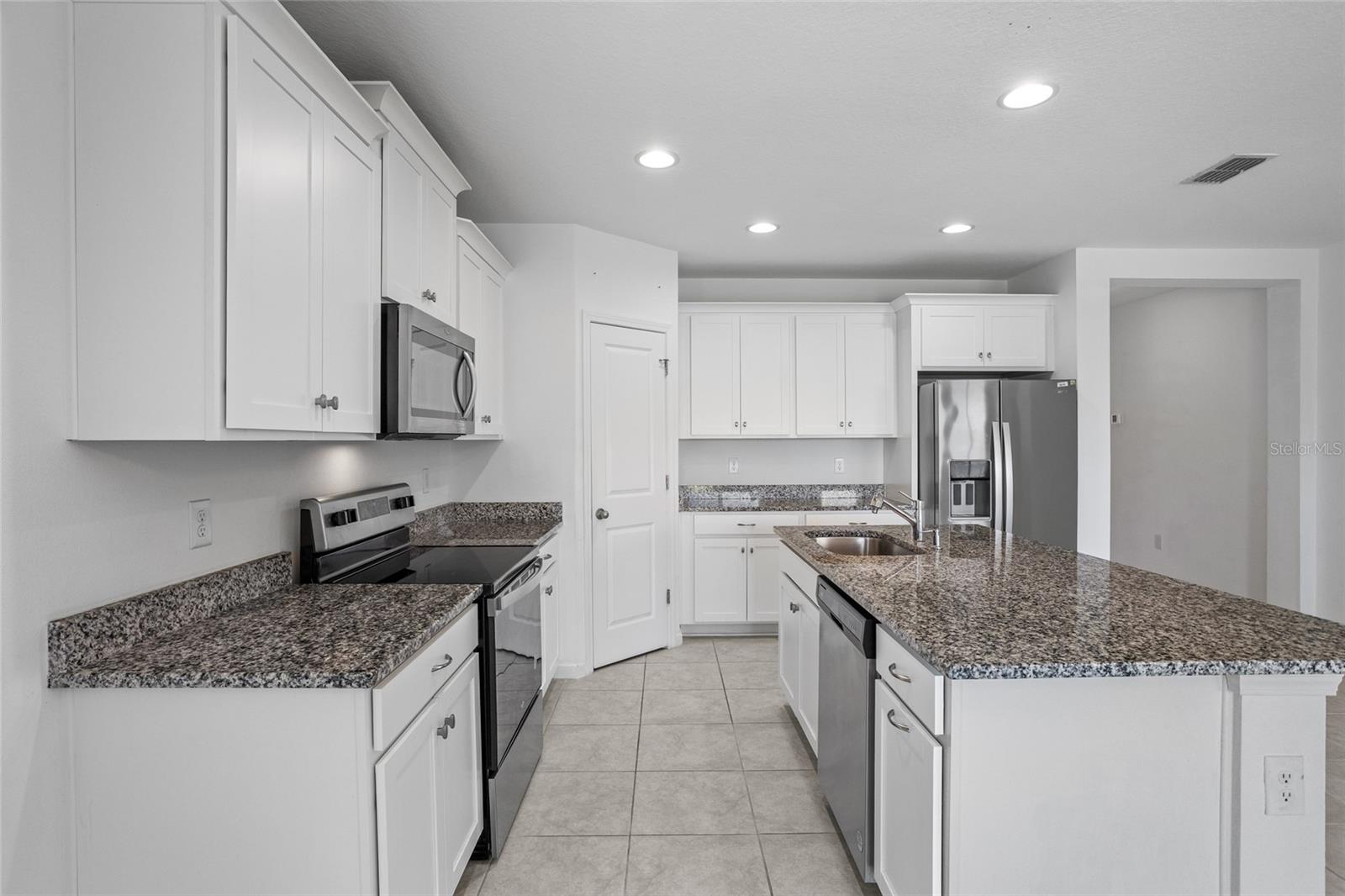 Image 20 of 53 For 4022 Alissa Lane