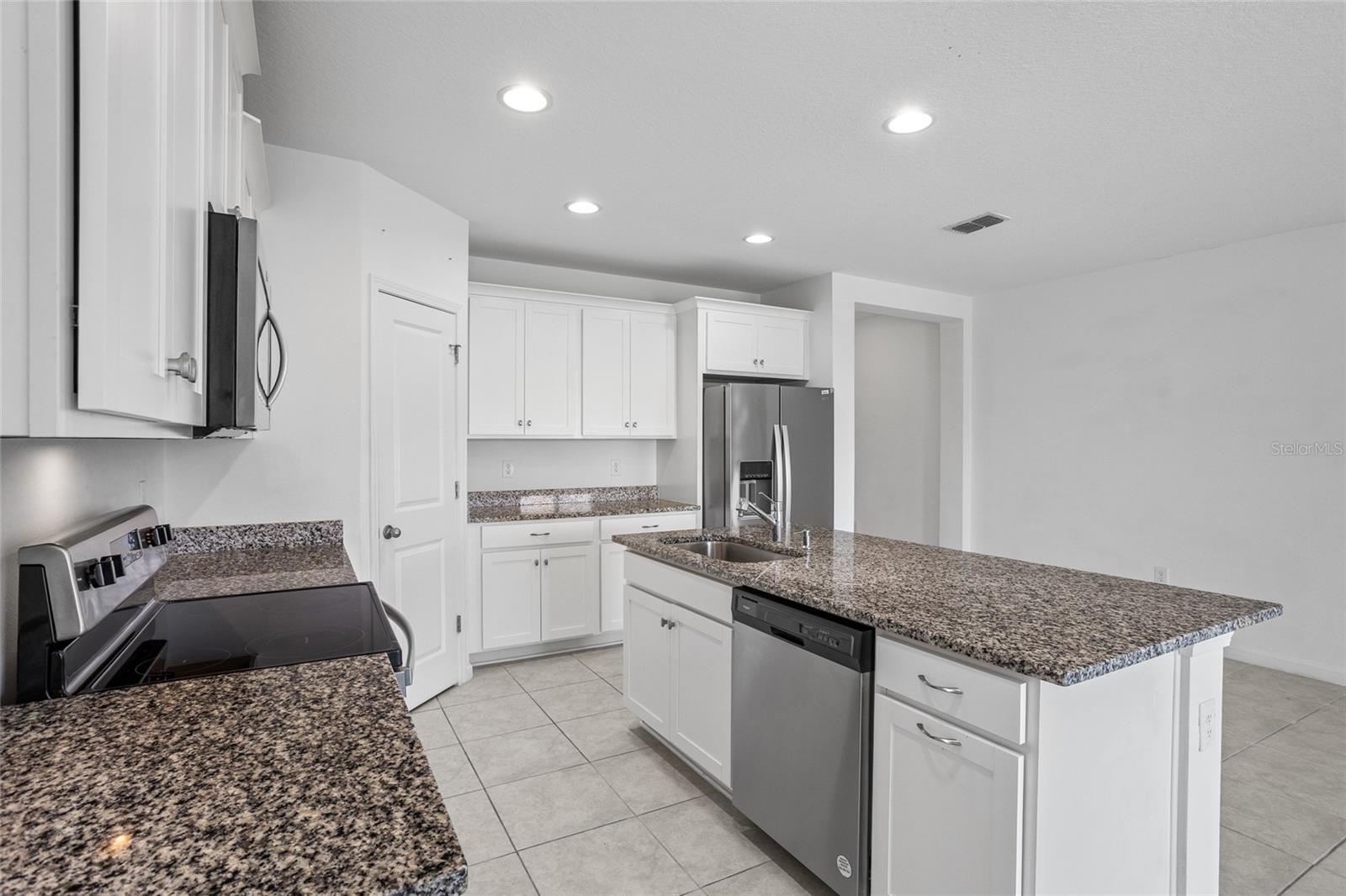 Image 21 of 53 For 4022 Alissa Lane