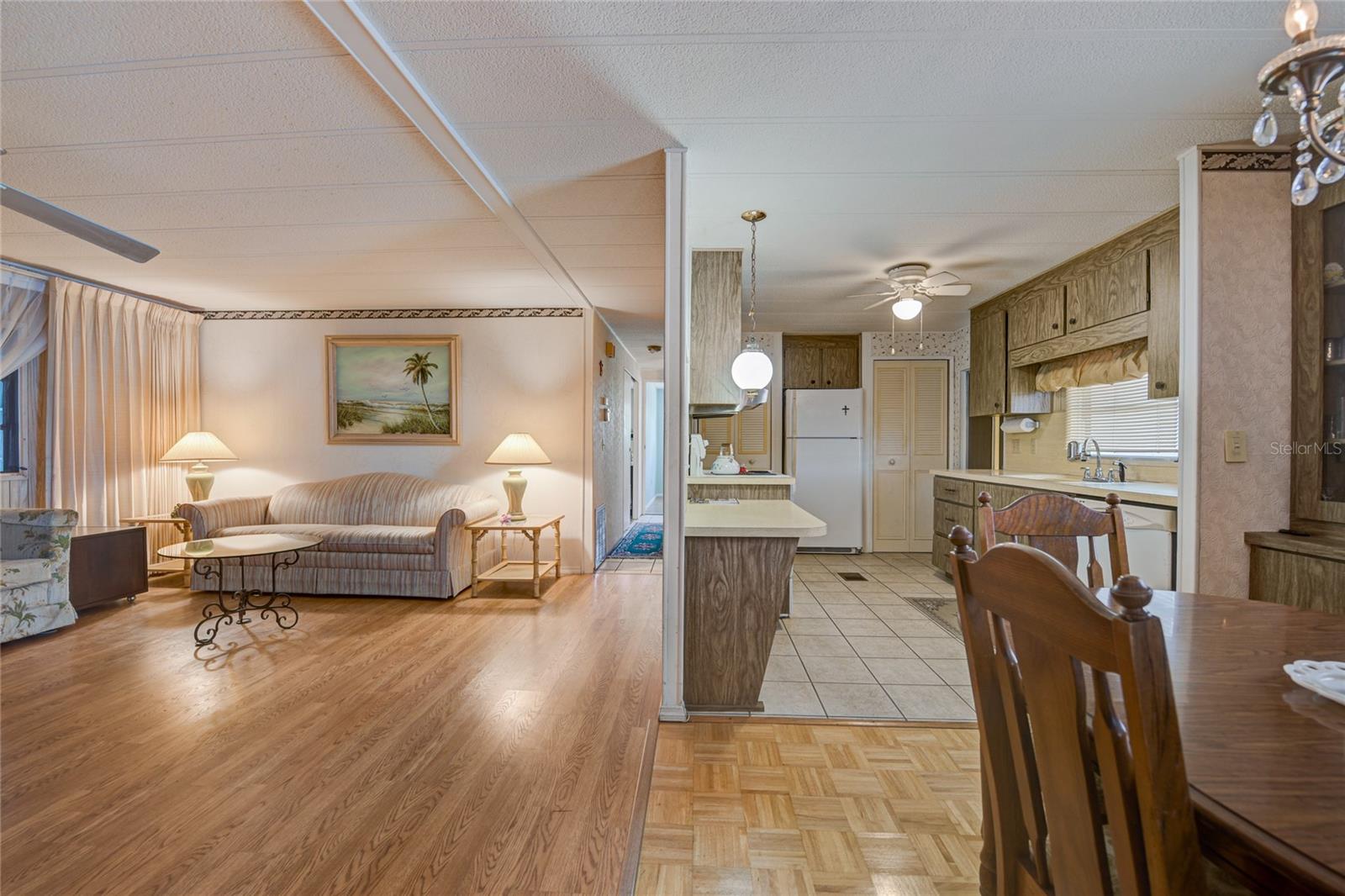 Image 12 of 40 For 5619 Bayshore Road 312