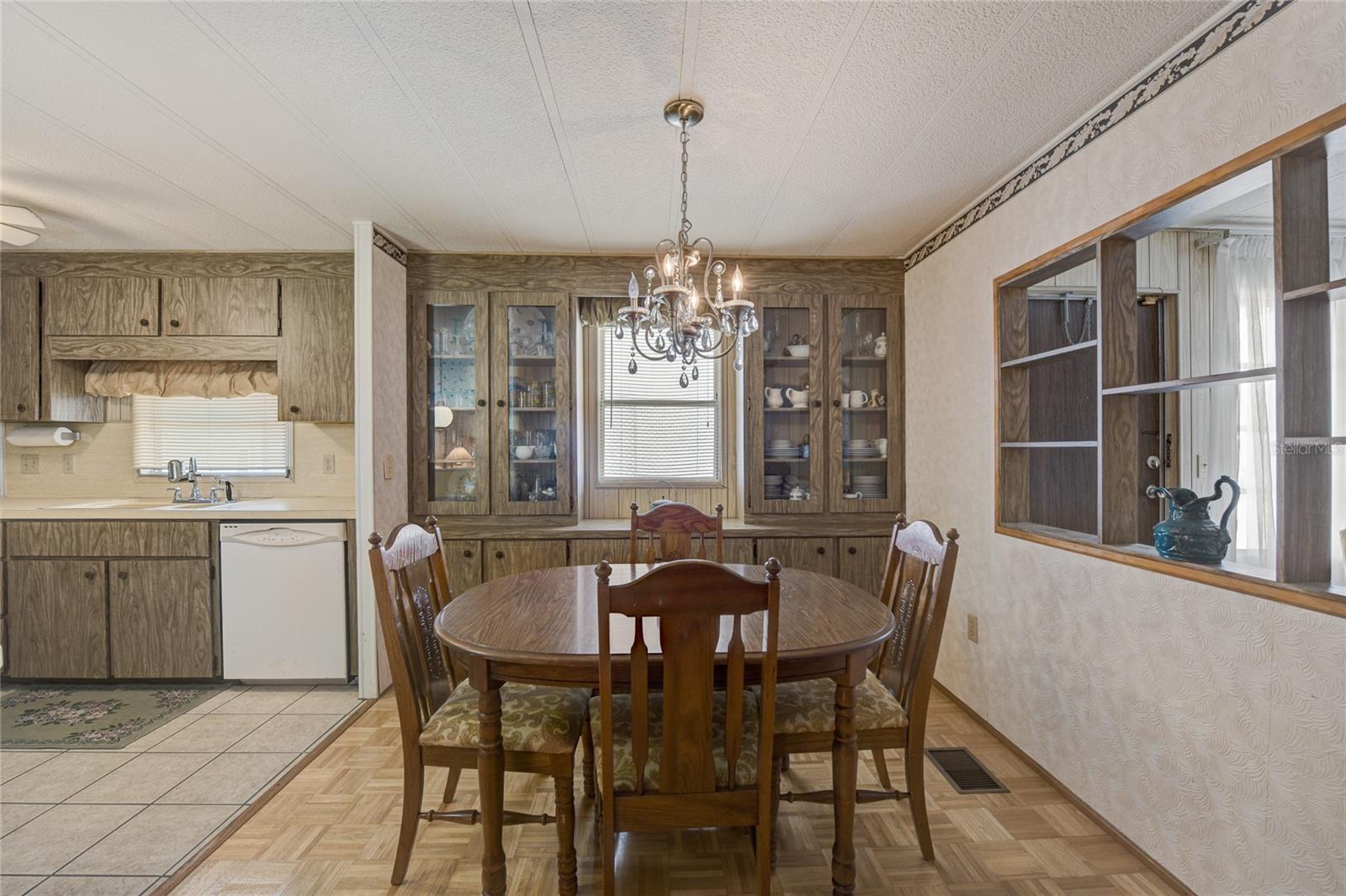 Image 13 of 40 For 5619 Bayshore Road 312