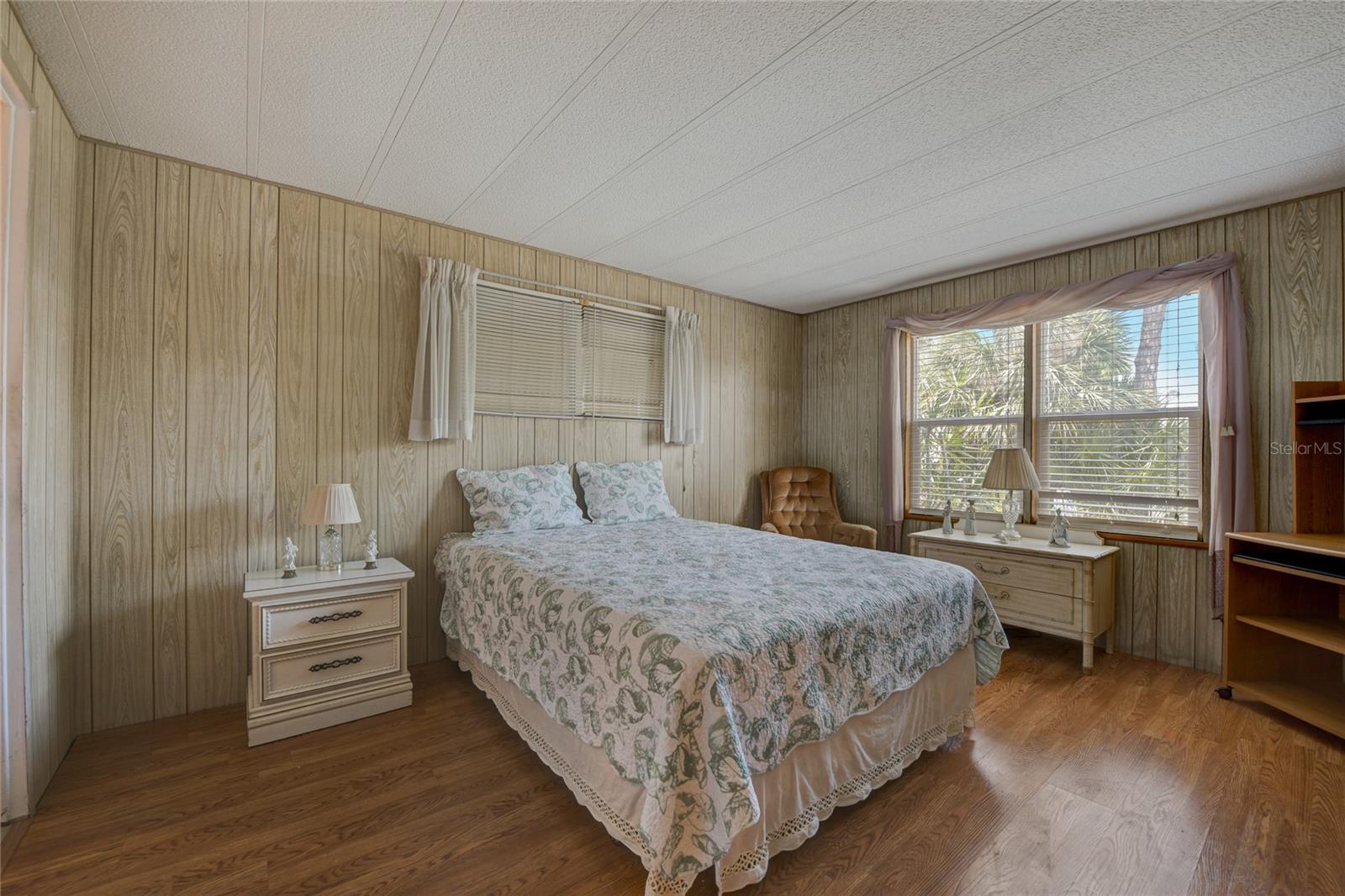 Image 27 of 40 For 5619 Bayshore Road 312