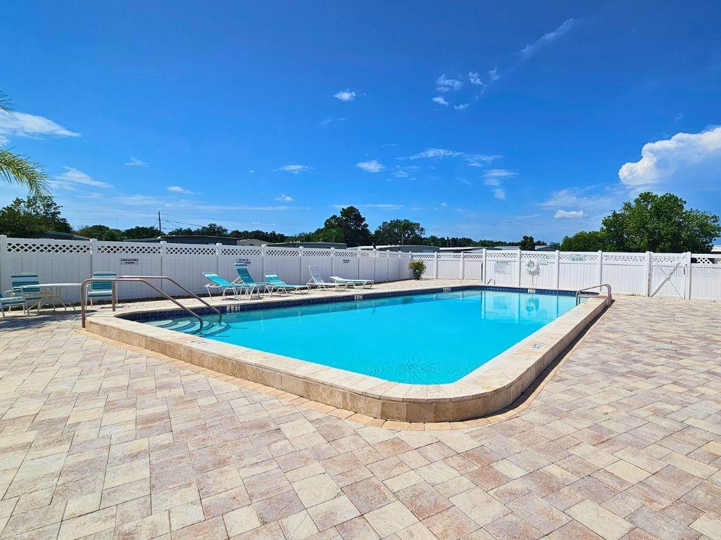 Image 37 of 40 For 5619 Bayshore Road 312