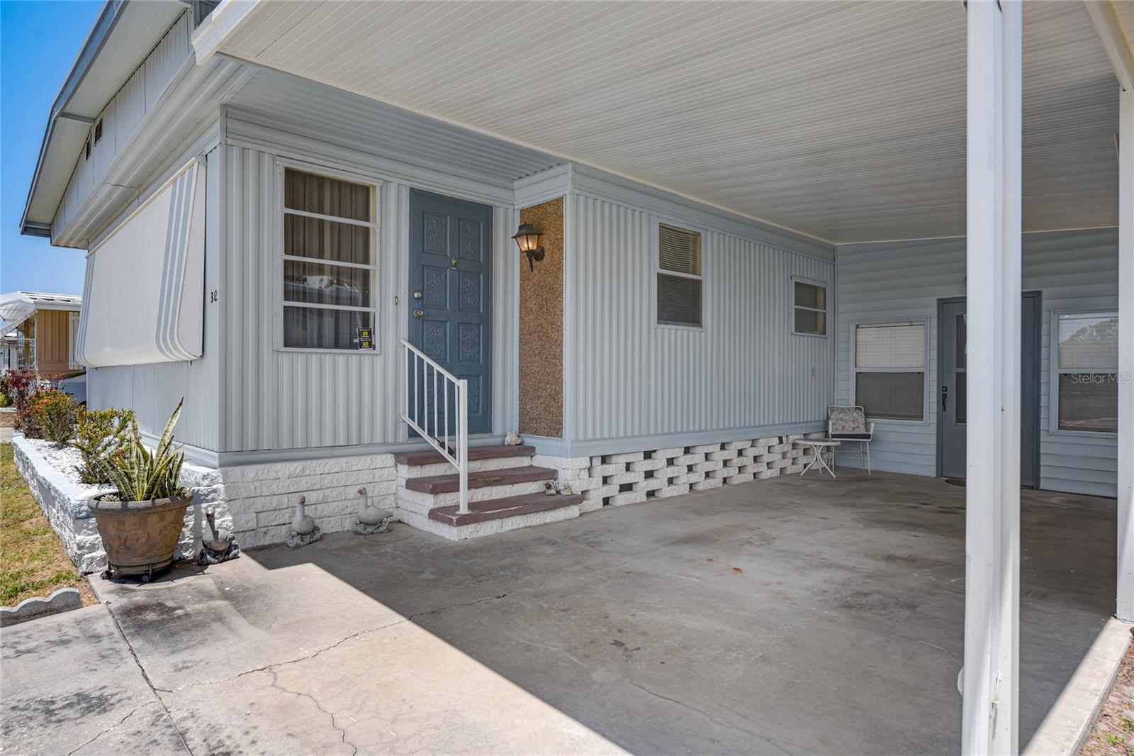 Image 4 of 40 For 5619 Bayshore Road 312