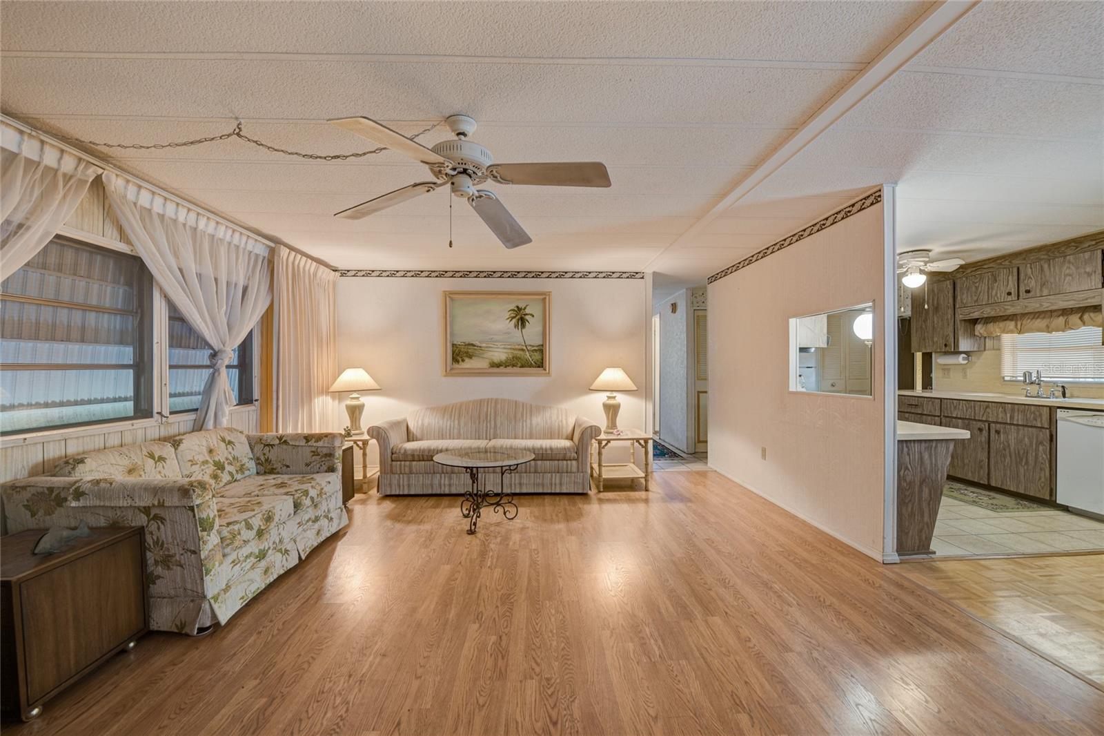 Image 9 of 40 For 5619 Bayshore Road 312