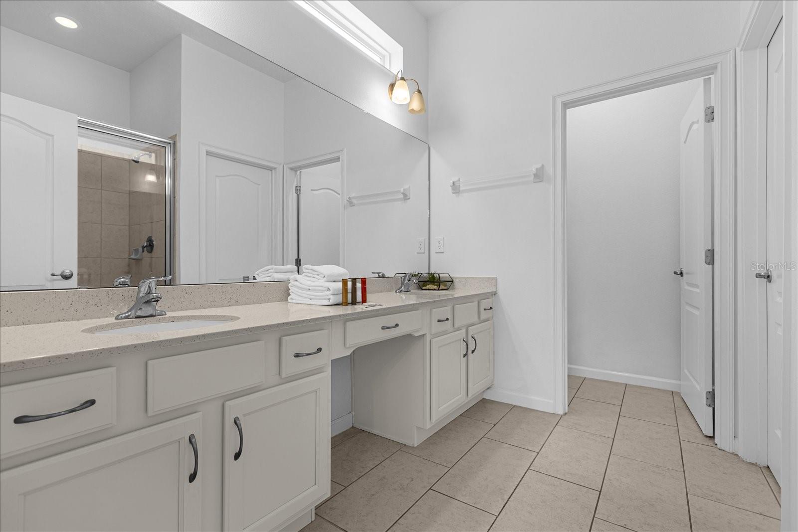 Image 10 of 61 For 6056 Broad Oak Drive