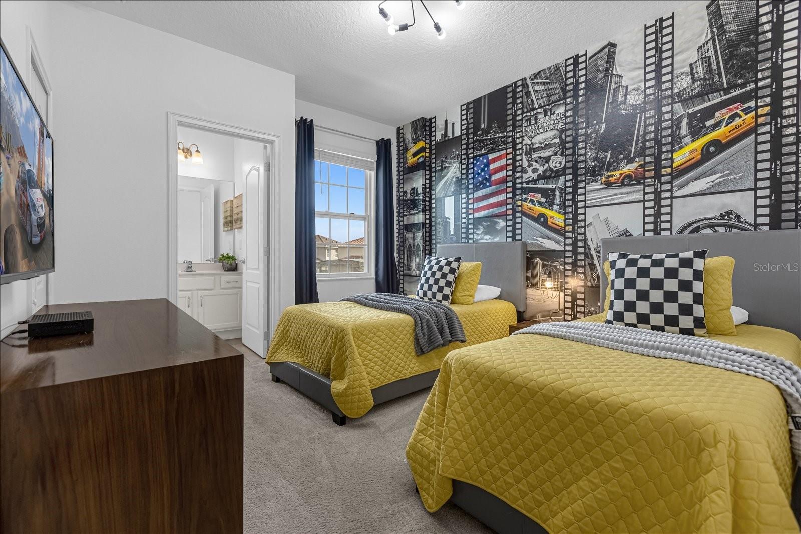 Image 33 of 61 For 6056 Broad Oak Drive