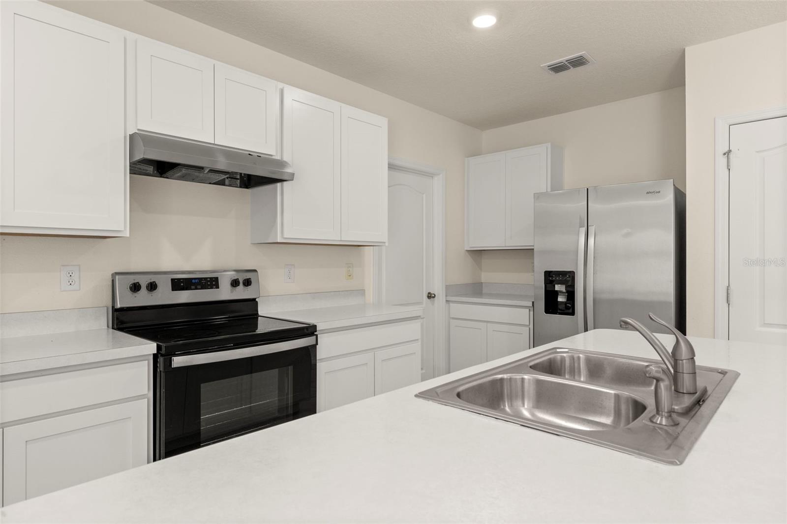 Image 15 of 59 For 459 Lily Lane