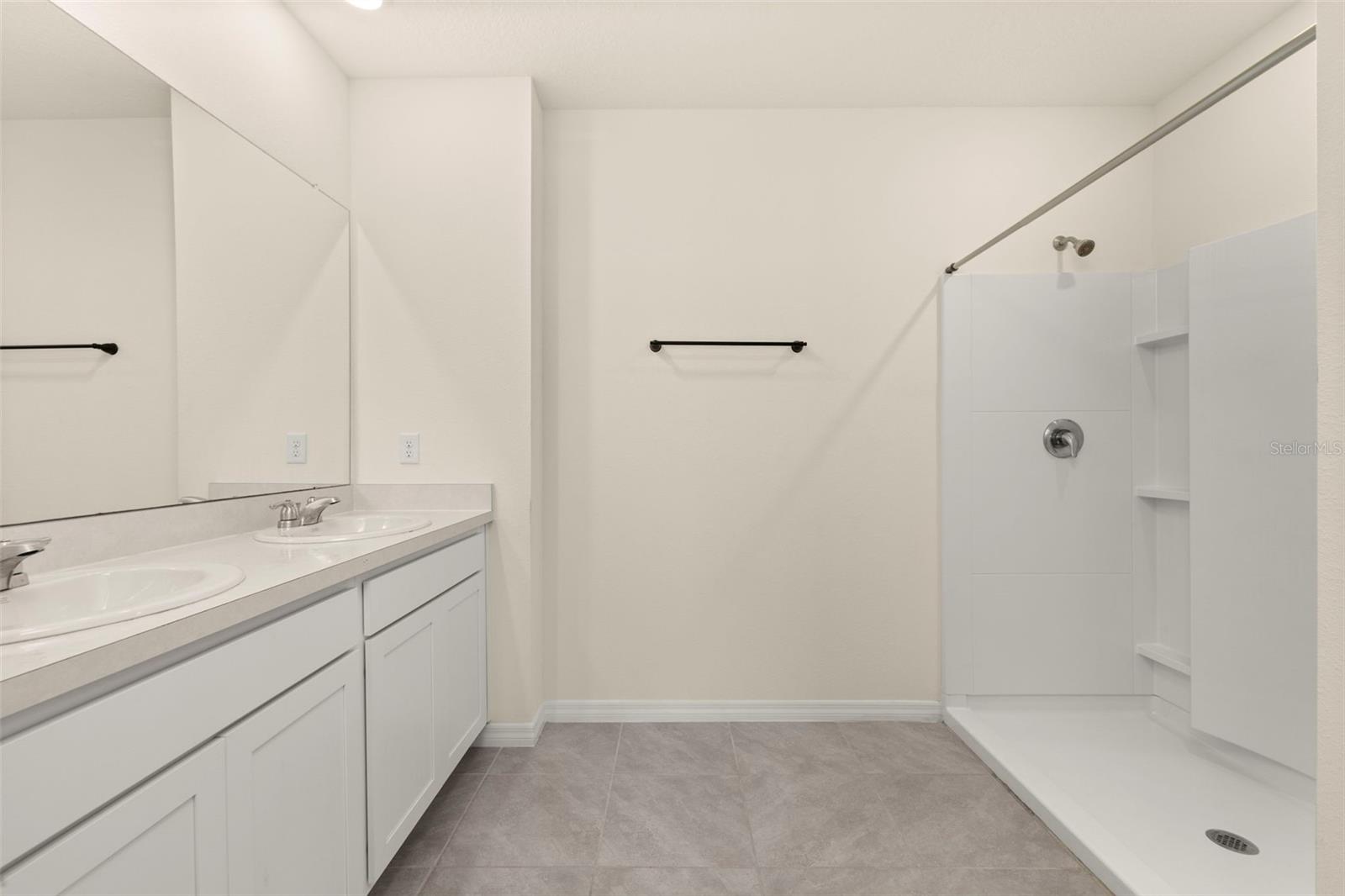 Image 28 of 59 For 459 Lily Lane