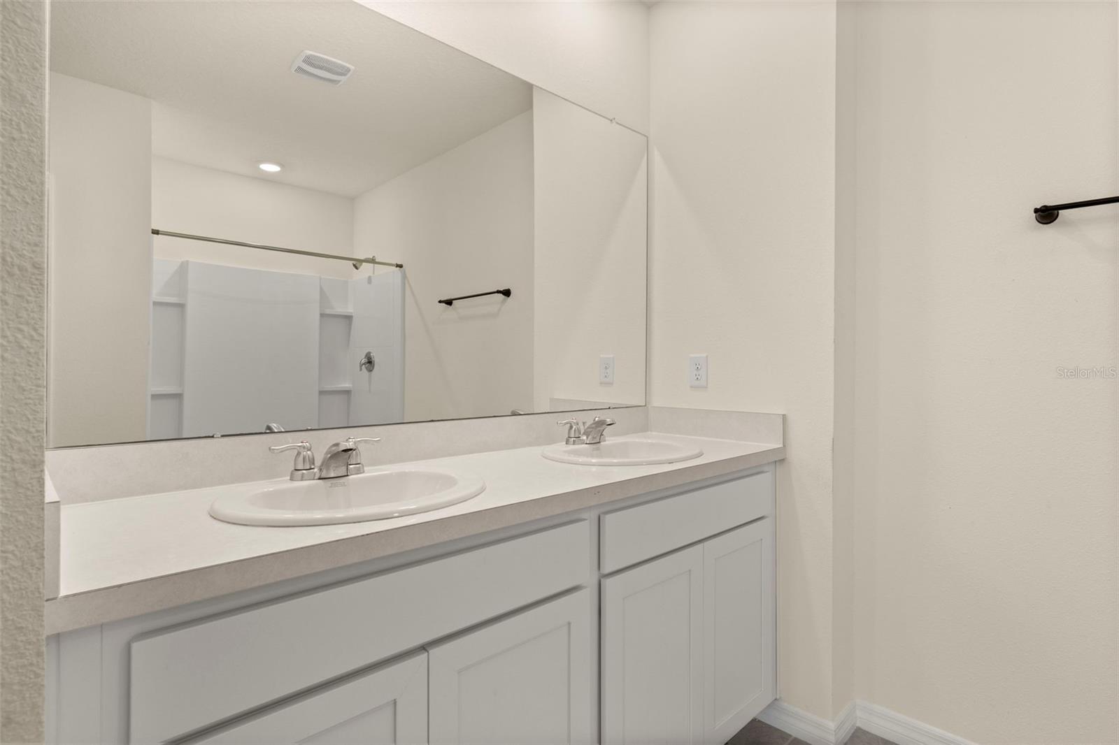 Image 29 of 59 For 459 Lily Lane