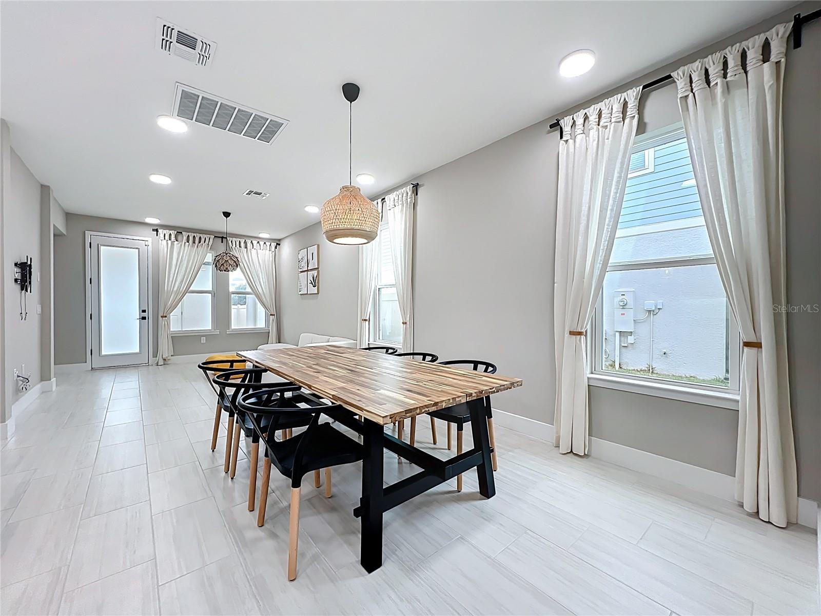 Image 10 of 95 For 14334 Braemar Street