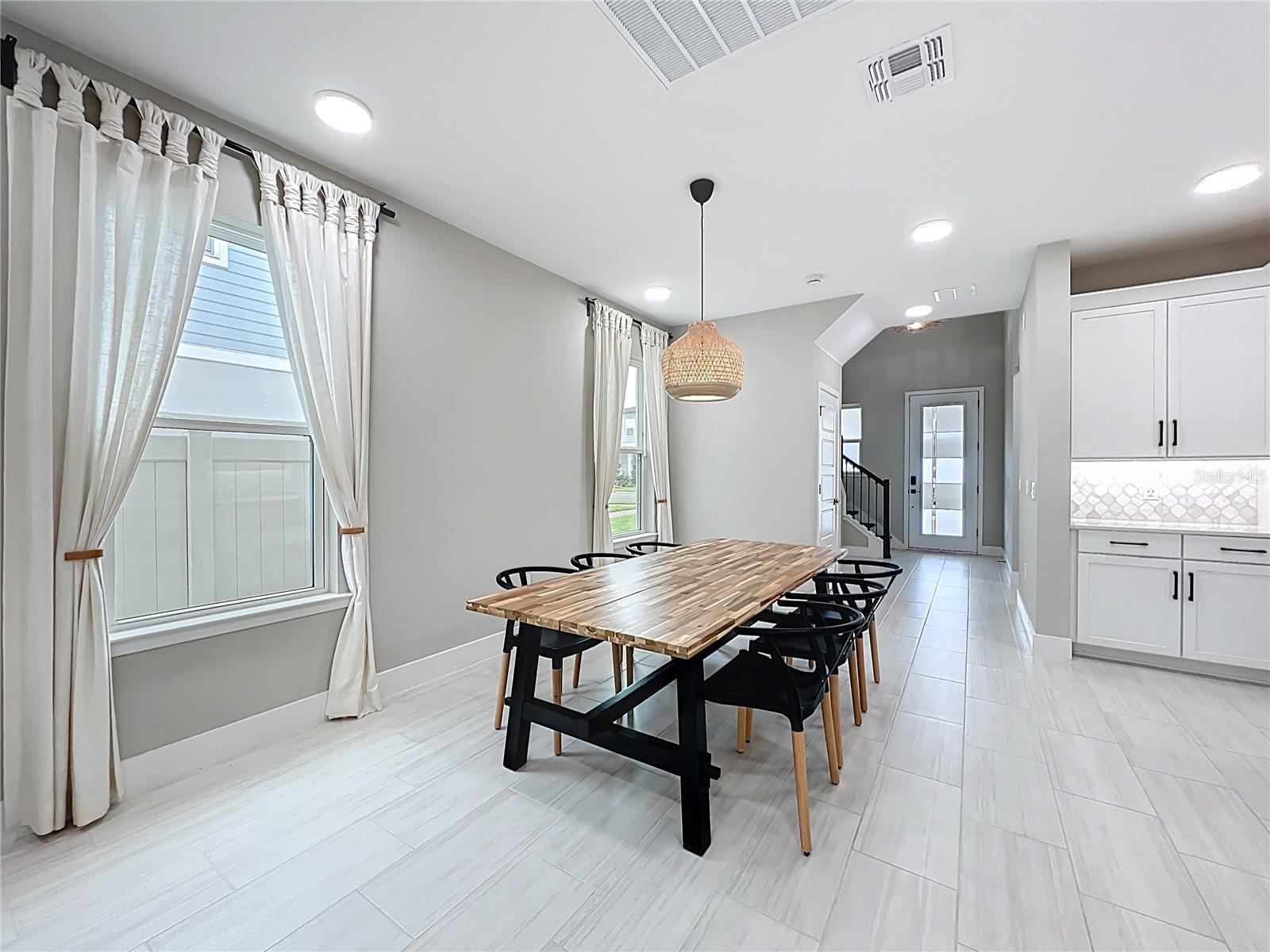 Image 13 of 95 For 14334 Braemar Street