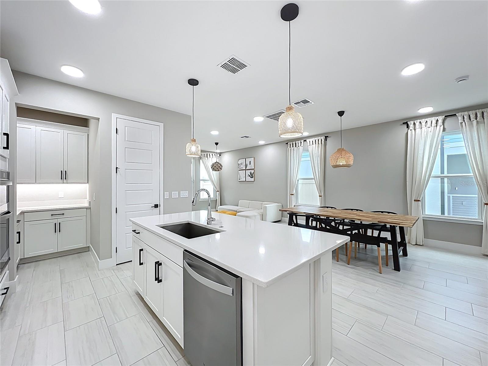 Image 15 of 95 For 14334 Braemar Street