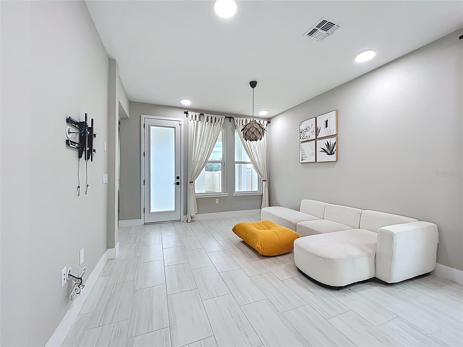 Image 25 of 95 For 14334 Braemar Street