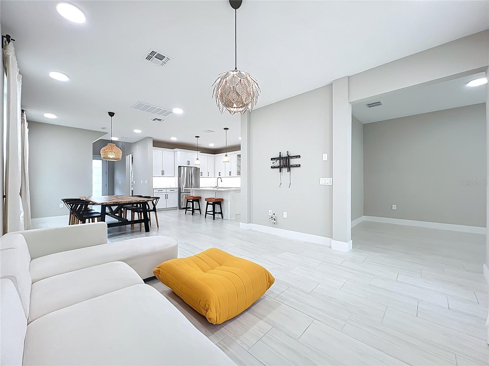 Image 27 of 95 For 14334 Braemar Street