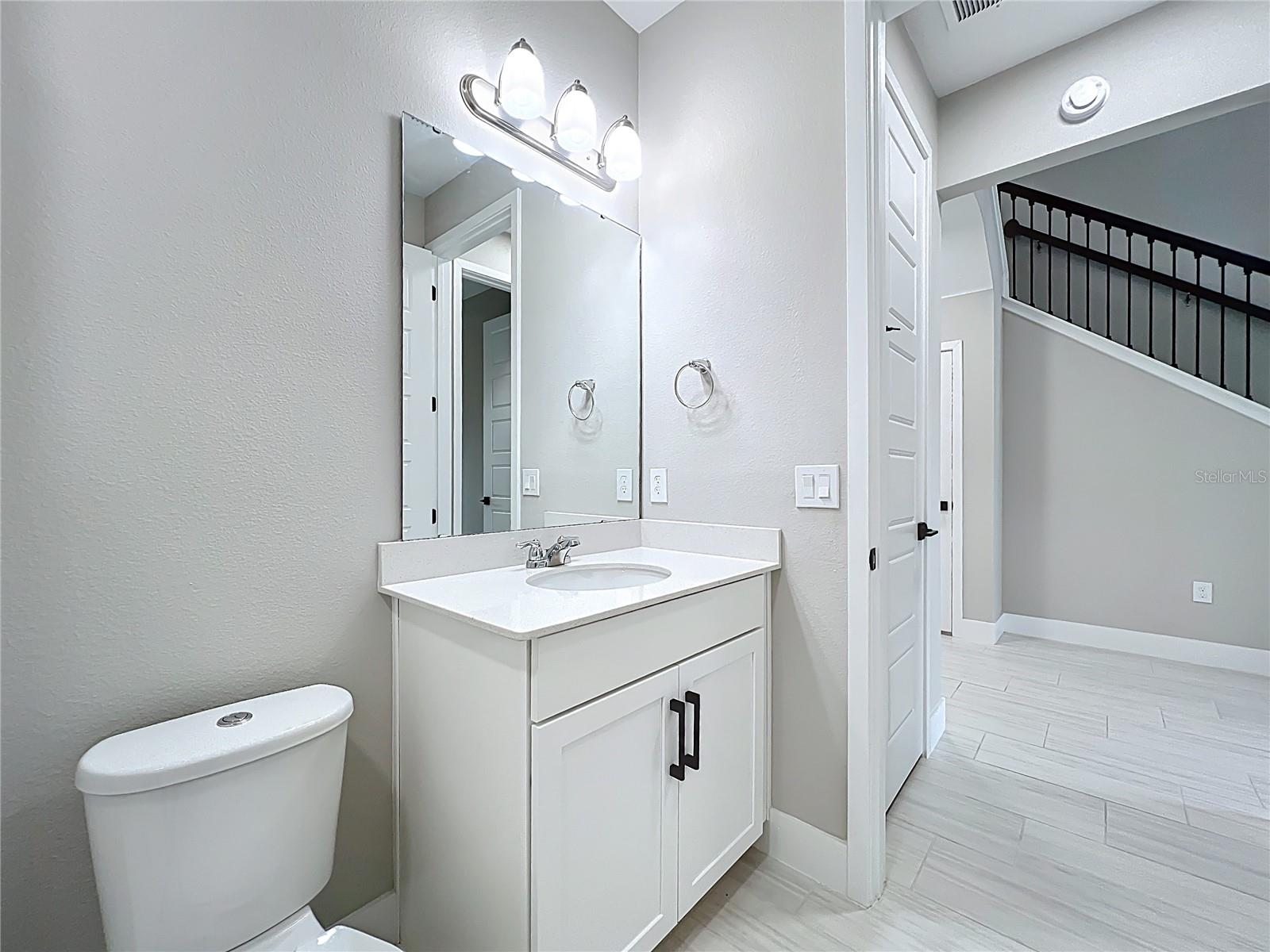 Image 31 of 95 For 14334 Braemar Street