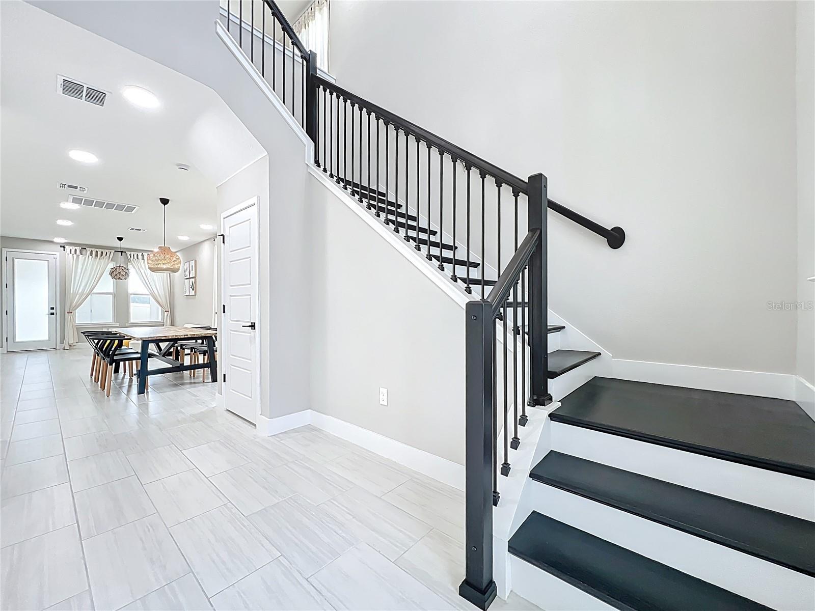 Image 32 of 95 For 14334 Braemar Street